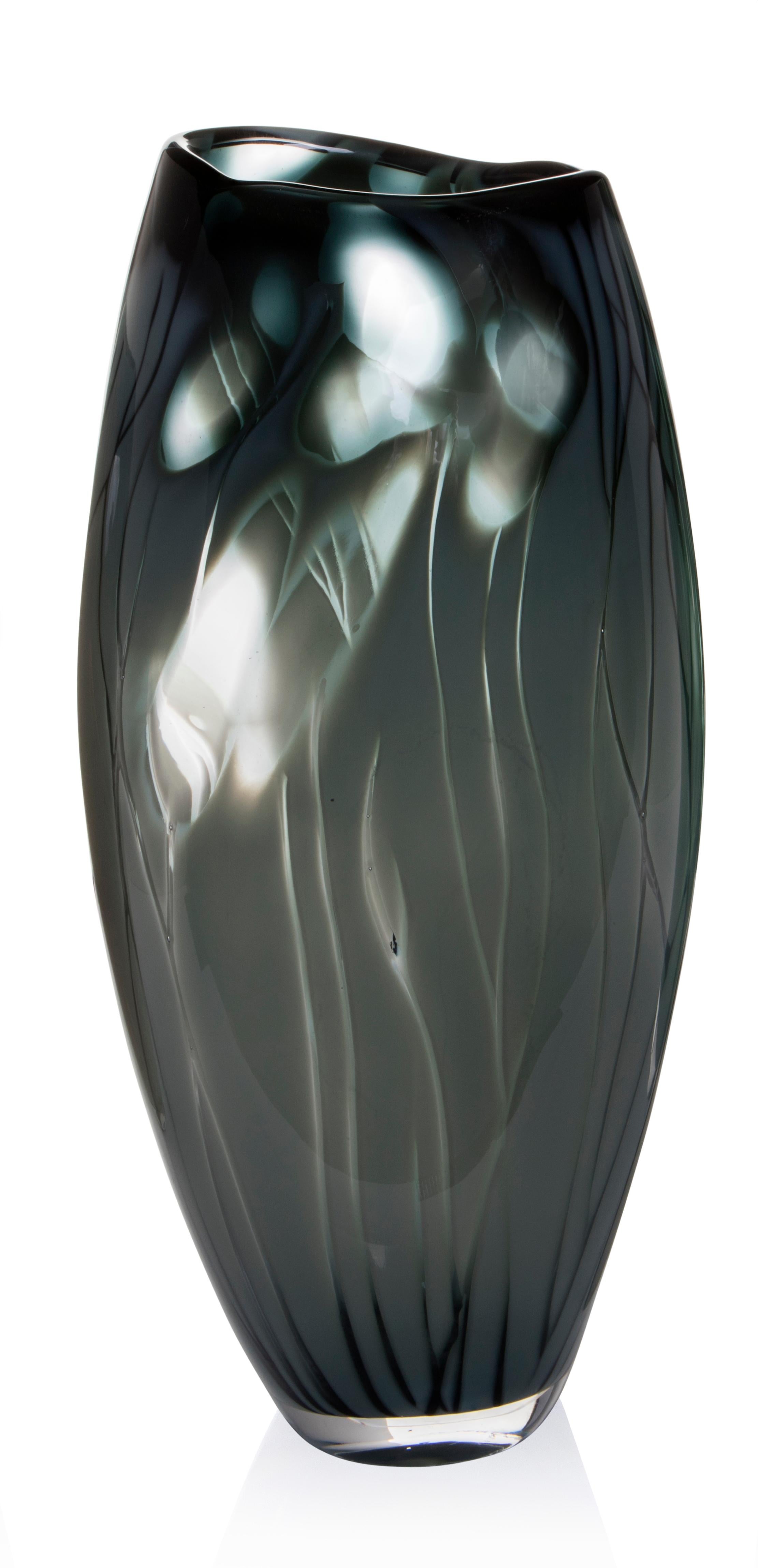 Britannique Vase à grappes de feuillage de Michele Oberdieck en vente