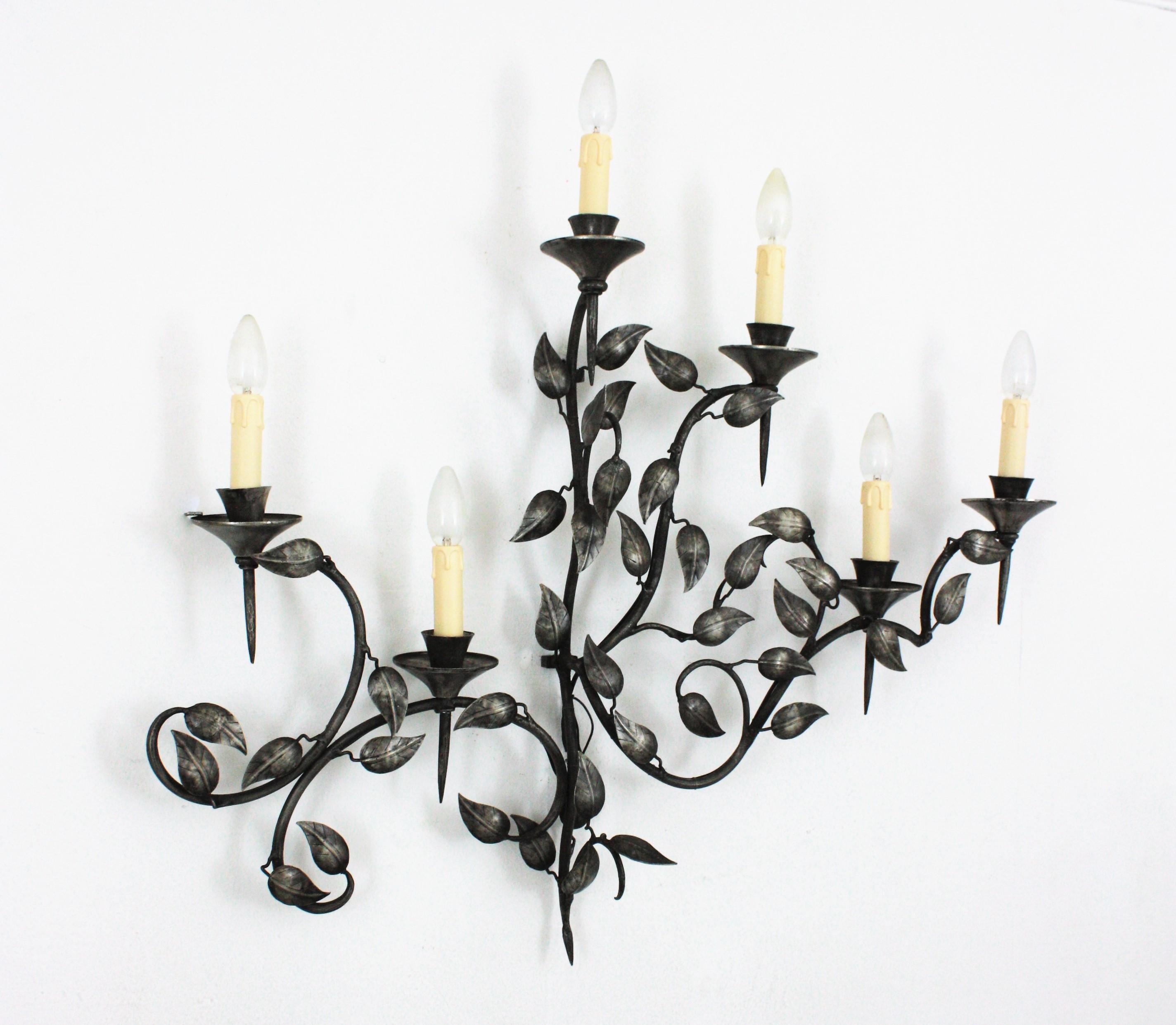 Spanish Large Foliage Torch Wall Sconce in Silver Patinated Metal In Good Condition For Sale In Barcelona, ES