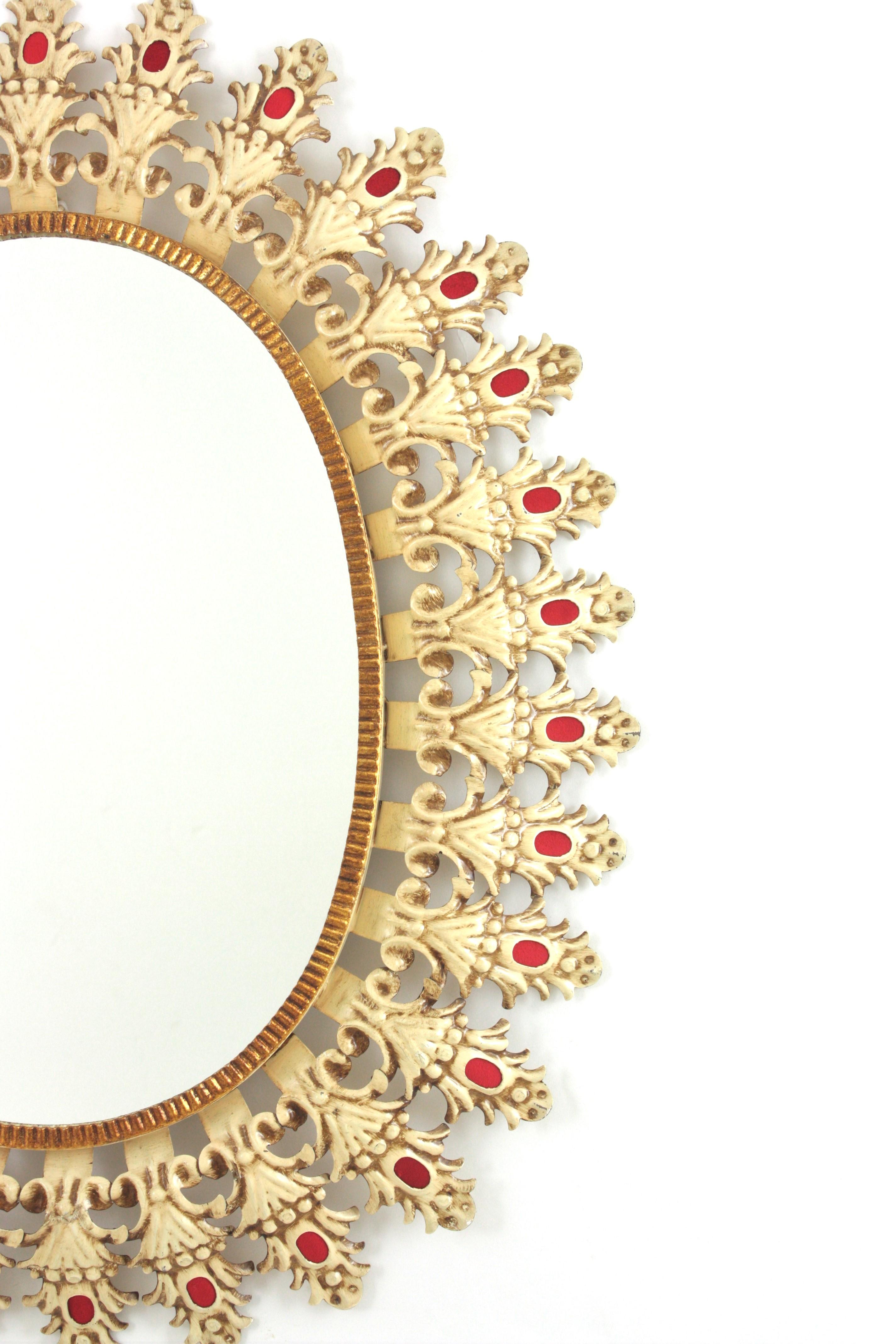 20ième siècle Miroir ovale ensoleillé Foliage, fer laqué beige et velours rouge, années 1950 en vente