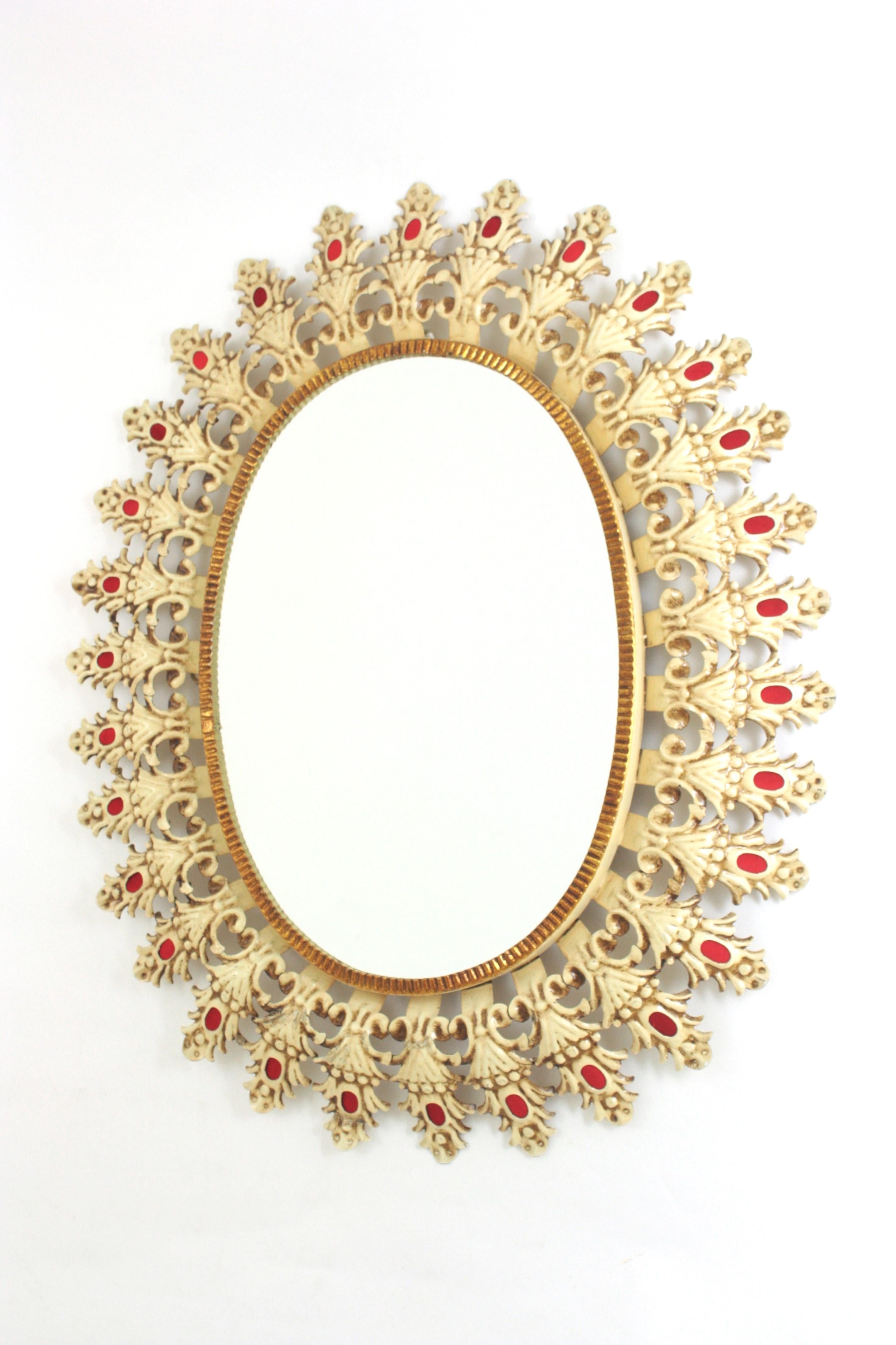 Miroir ovale ensoleillé Foliage, fer laqué beige et velours rouge, années 1950 en vente 1