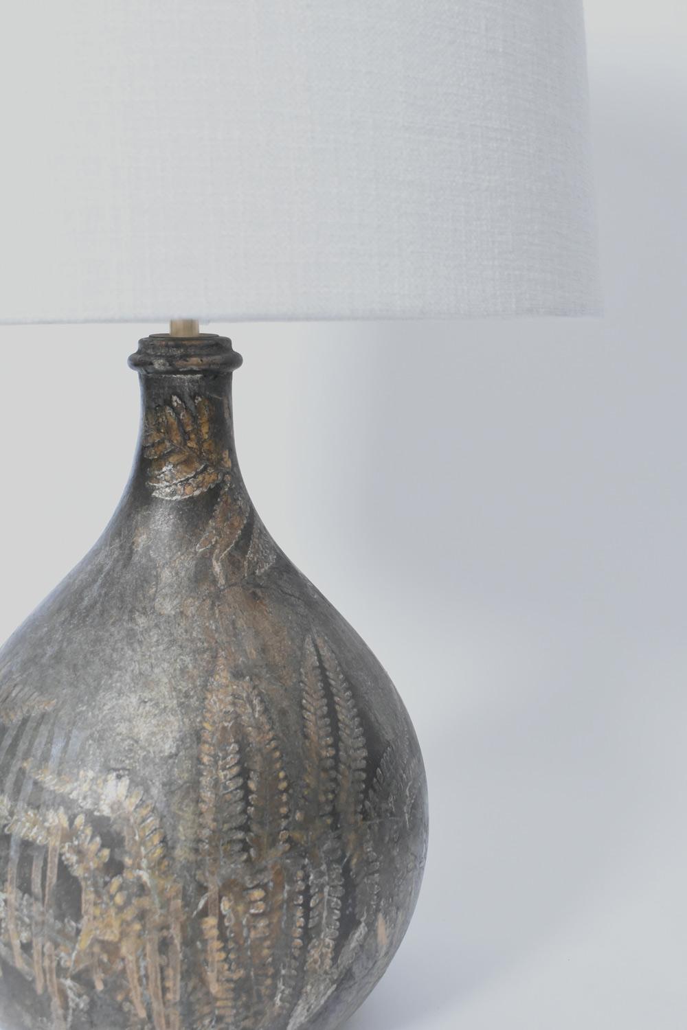 Foliage pattern painted glass lamp, 1960s In Excellent Condition For Sale In Lisboa, PT