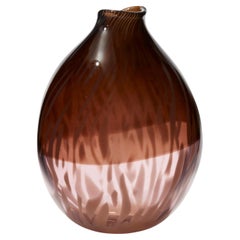  Vase sculptural en verre soufflé de Michèle Oberdieck, feuillage, rose et aubergine