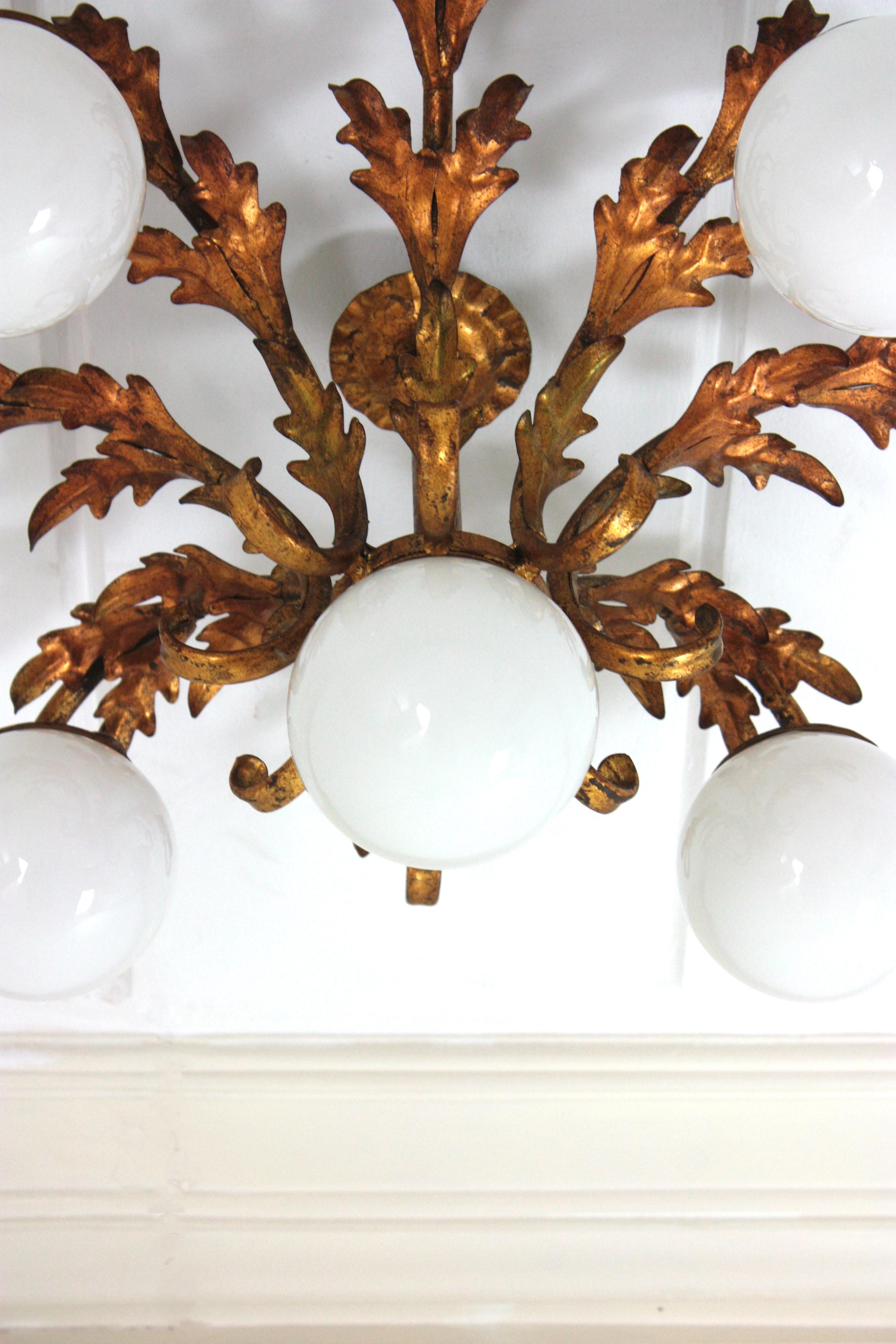 Foliage Starburst Light Fixture / Kronleuchter, vergoldetes Eisen & Opalgläser, 1950 im Angebot 5