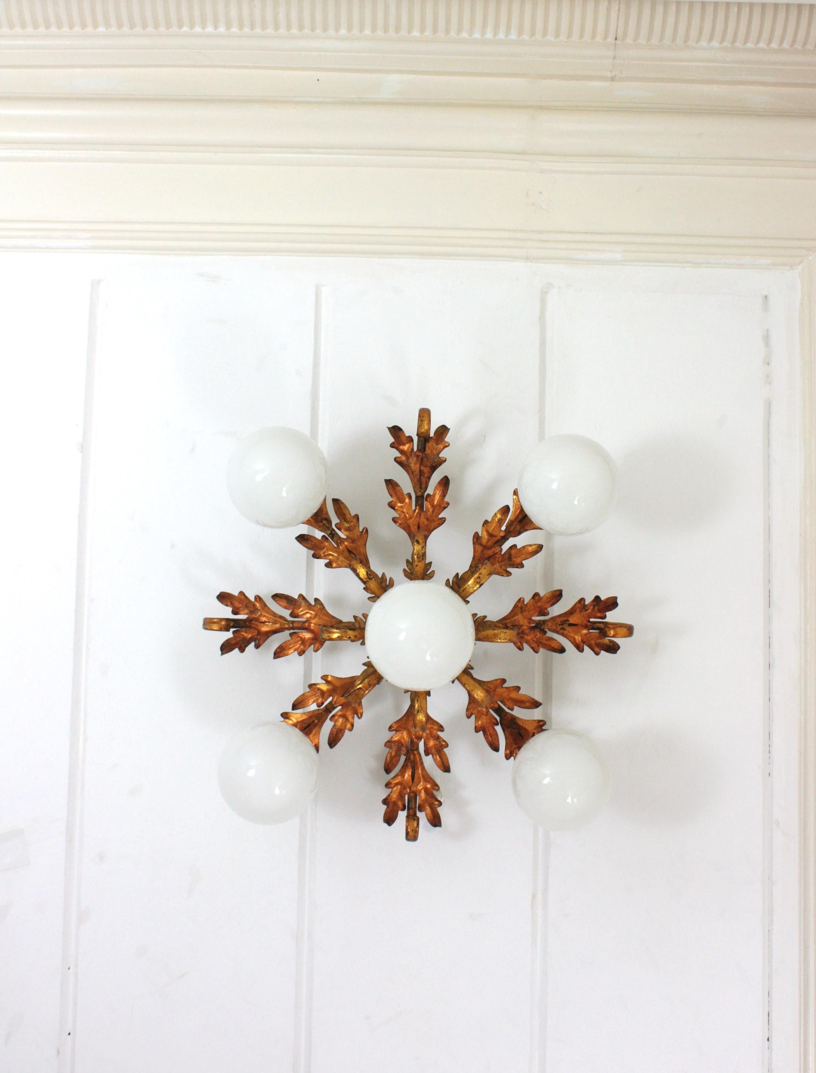Foliage Starburst Light Fixture / Kronleuchter, vergoldetes Eisen & Opalgläser, 1950 im Angebot 6