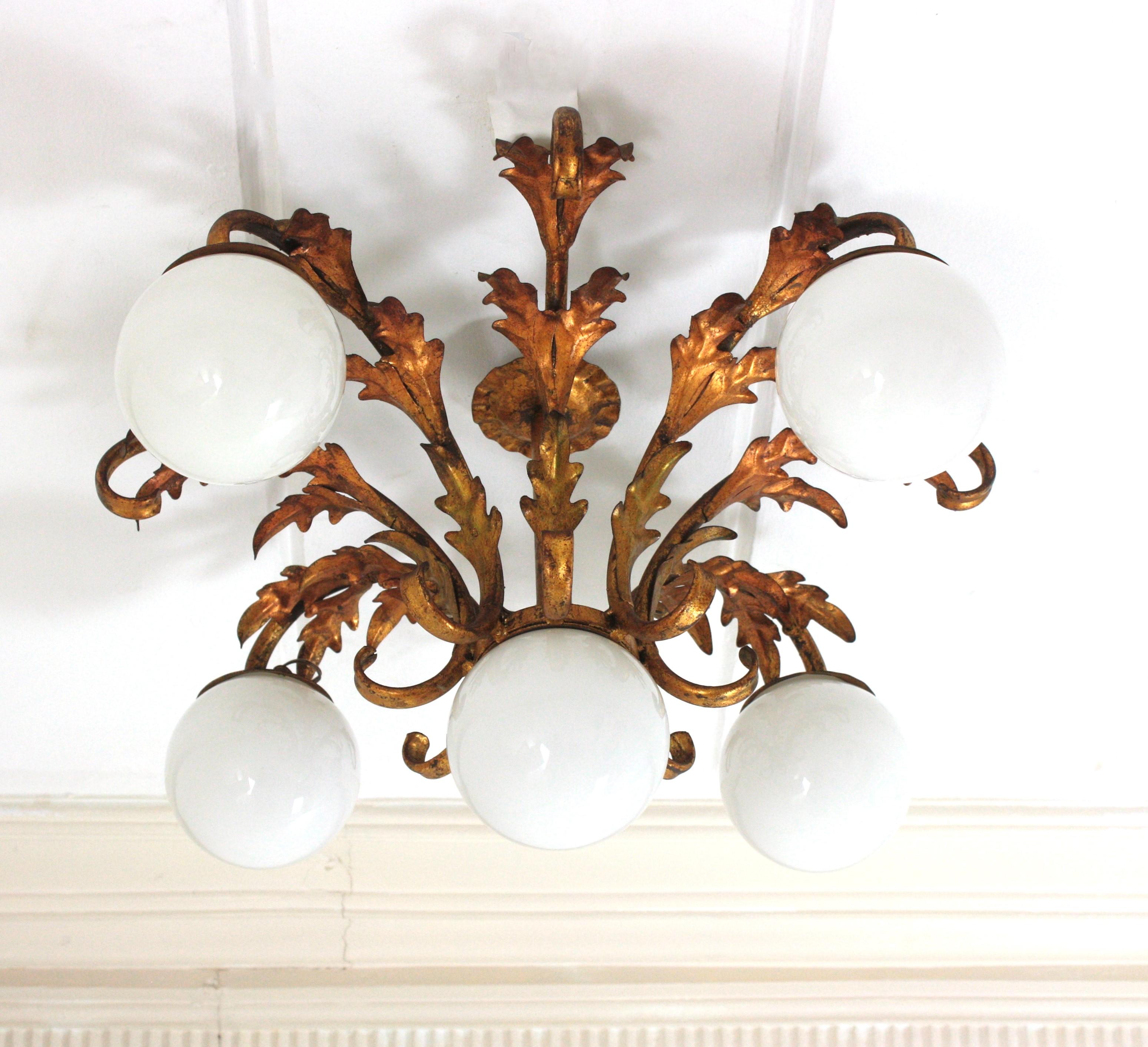 Foliage Starburst Light Fixture / Kronleuchter, vergoldetes Eisen & Opalgläser, 1950 (Spanisch) im Angebot