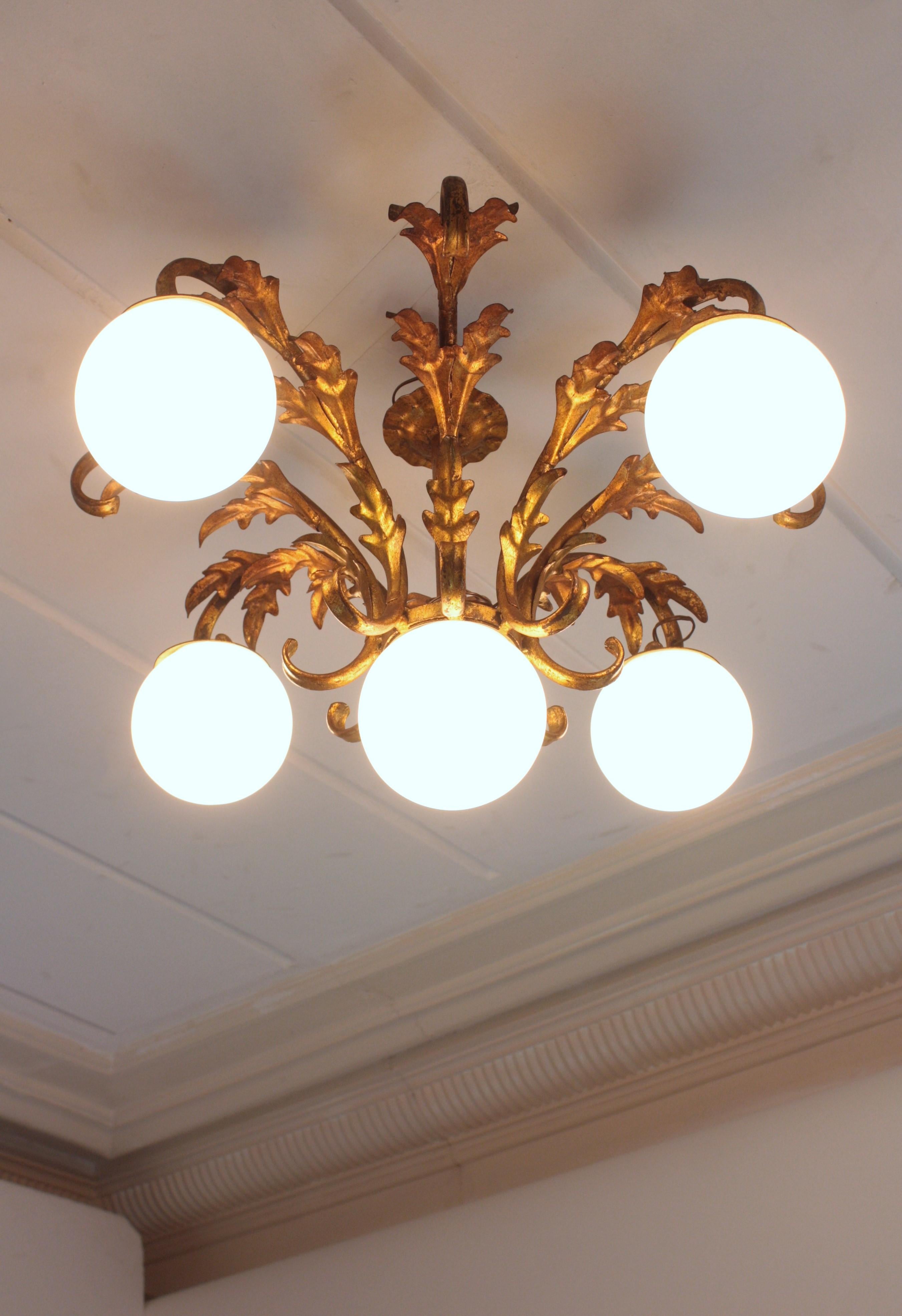 Foliage Starburst Light Fixture / Kronleuchter, vergoldetes Eisen & Opalgläser, 1950 (Vergoldet) im Angebot