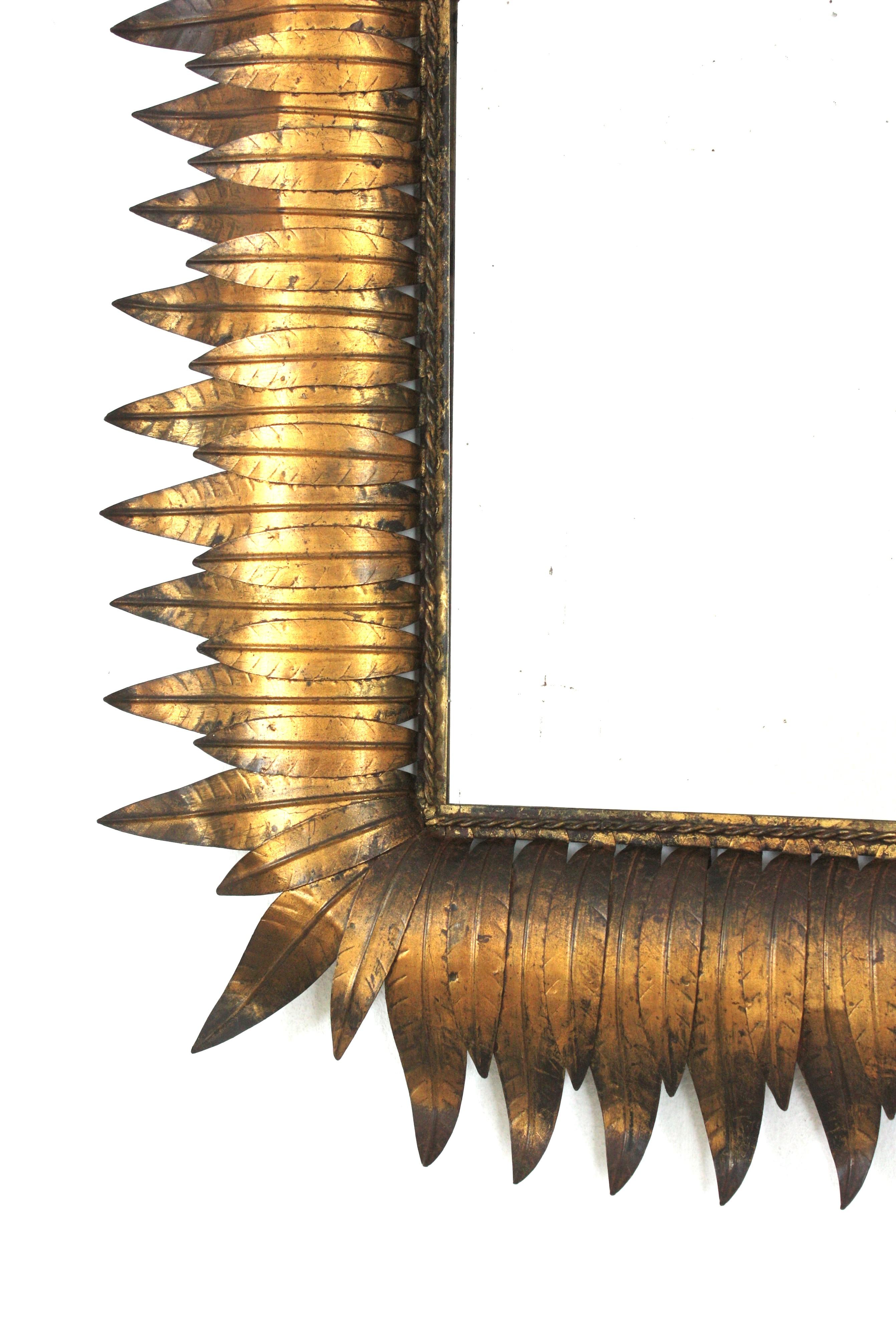 Specchio rettangolare Foliage Sunburst in ferro dorato, Hollywood Regency in vendita 3