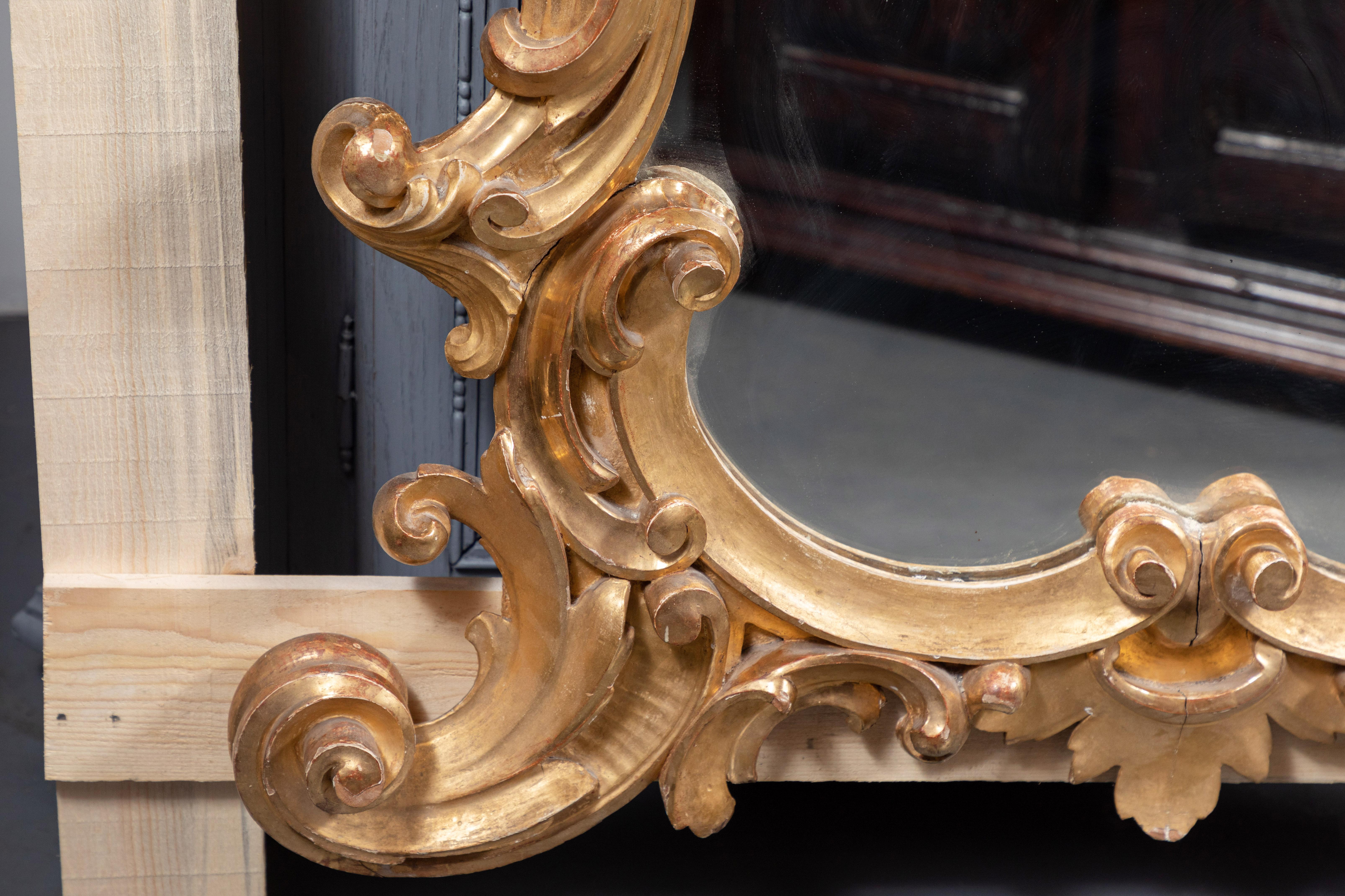 Foliate, 19th Century, Giltwood Mirror In Good Condition In Newport Beach, CA