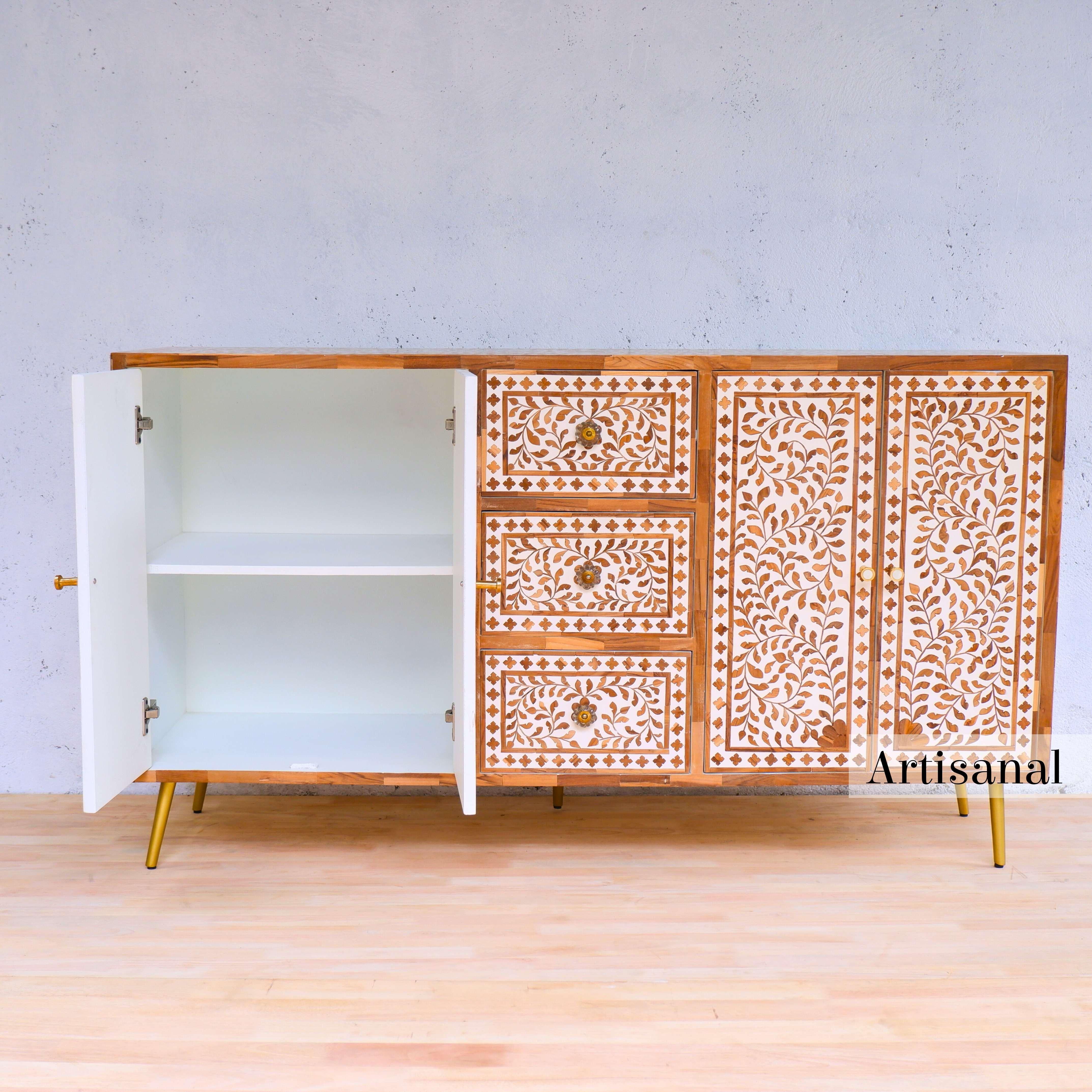 Tablero Auxiliar de Madera con Incrustación de Motivos Foliados Hecho a Mano por Artesanos en venta 5