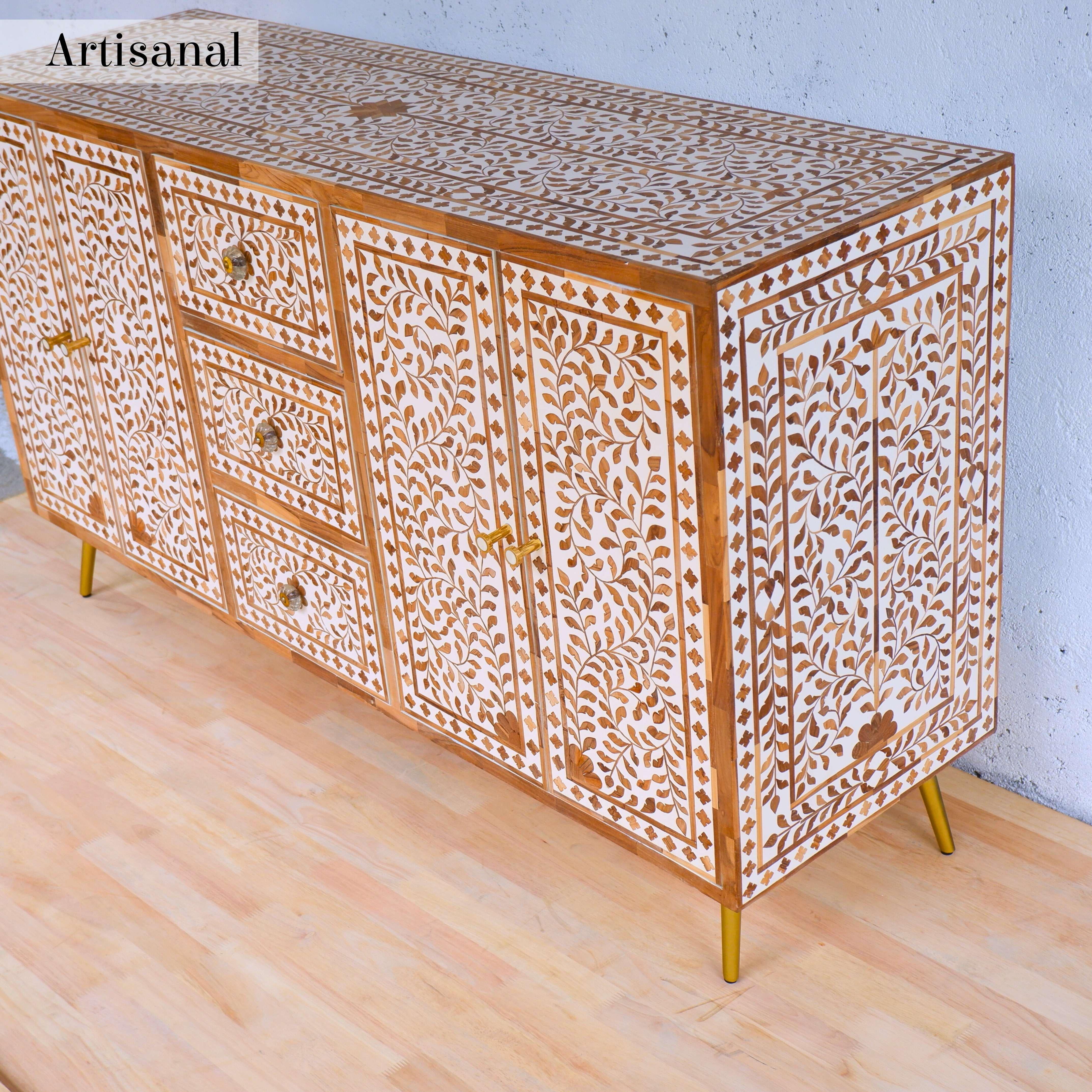 Tablero Auxiliar de Madera con Incrustación de Motivos Foliados Hecho a Mano por Artesanos Siglo XXI y contemporáneo en venta