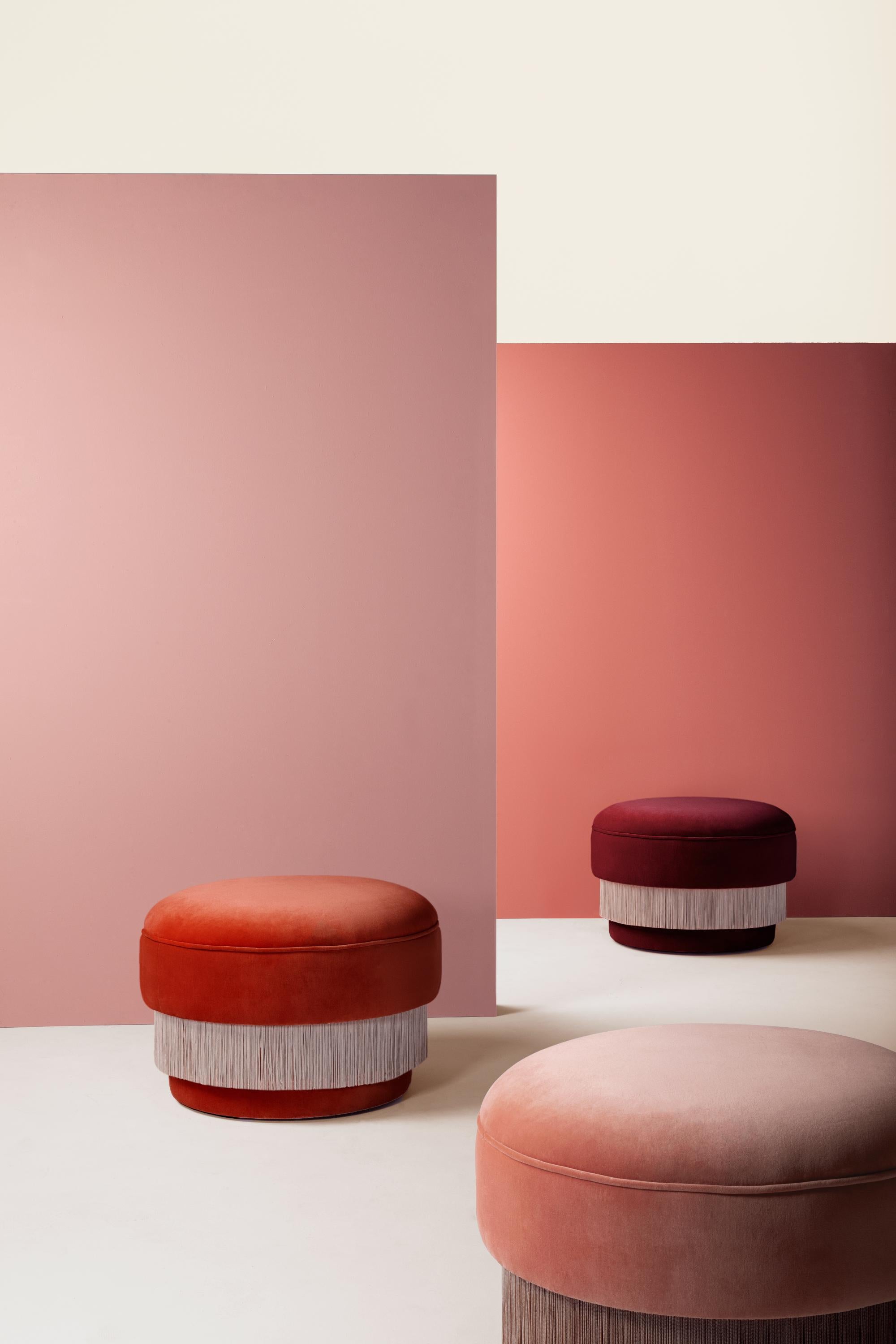Folie Pouf by Dooq
Measures: Ø 64 cm 25”
h 44 cm 17”

Materials: upholstery and piping fabric or leather

Dooq is a design company dedicated to celebrate the luxury of living. Creating designs that stimulate the senses, whose conceptual