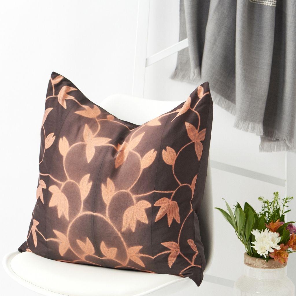 Modern Folio Ebony Gold Floral Pattern Shibori Silk Pillow For Sale