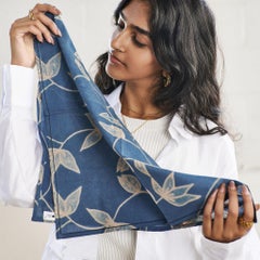 Tovagliolo da tavola Folio Floral Indigo Cotton, realizzato a mano da artigiani (set di 4) )