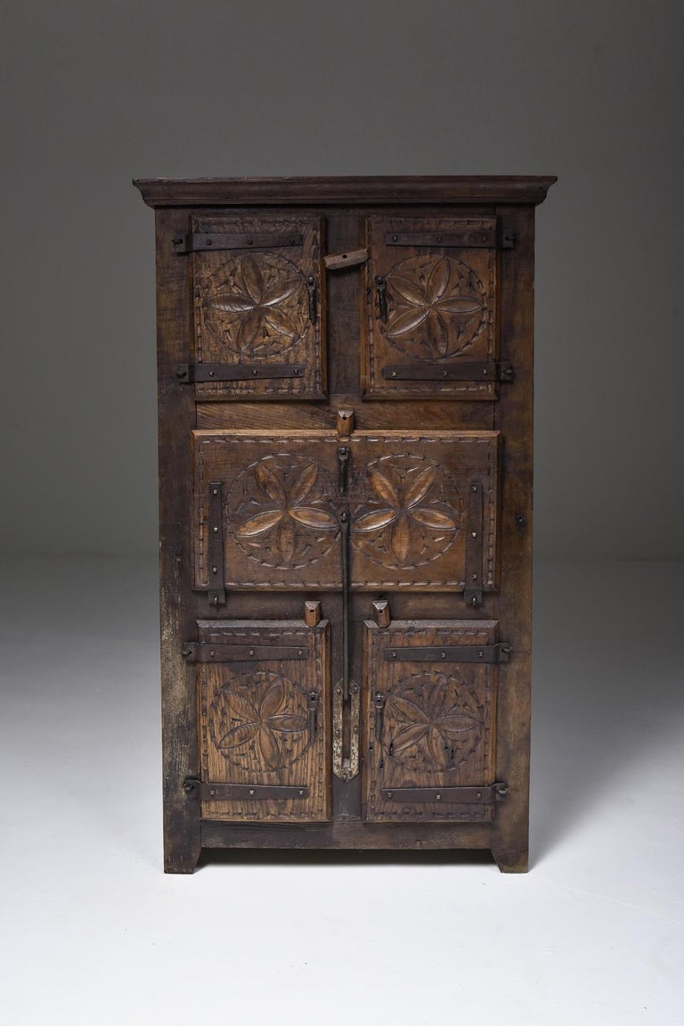 Folk Art 19th Century 'travail d'art populaire' Cabinet from Bretagne, France For Sale 5