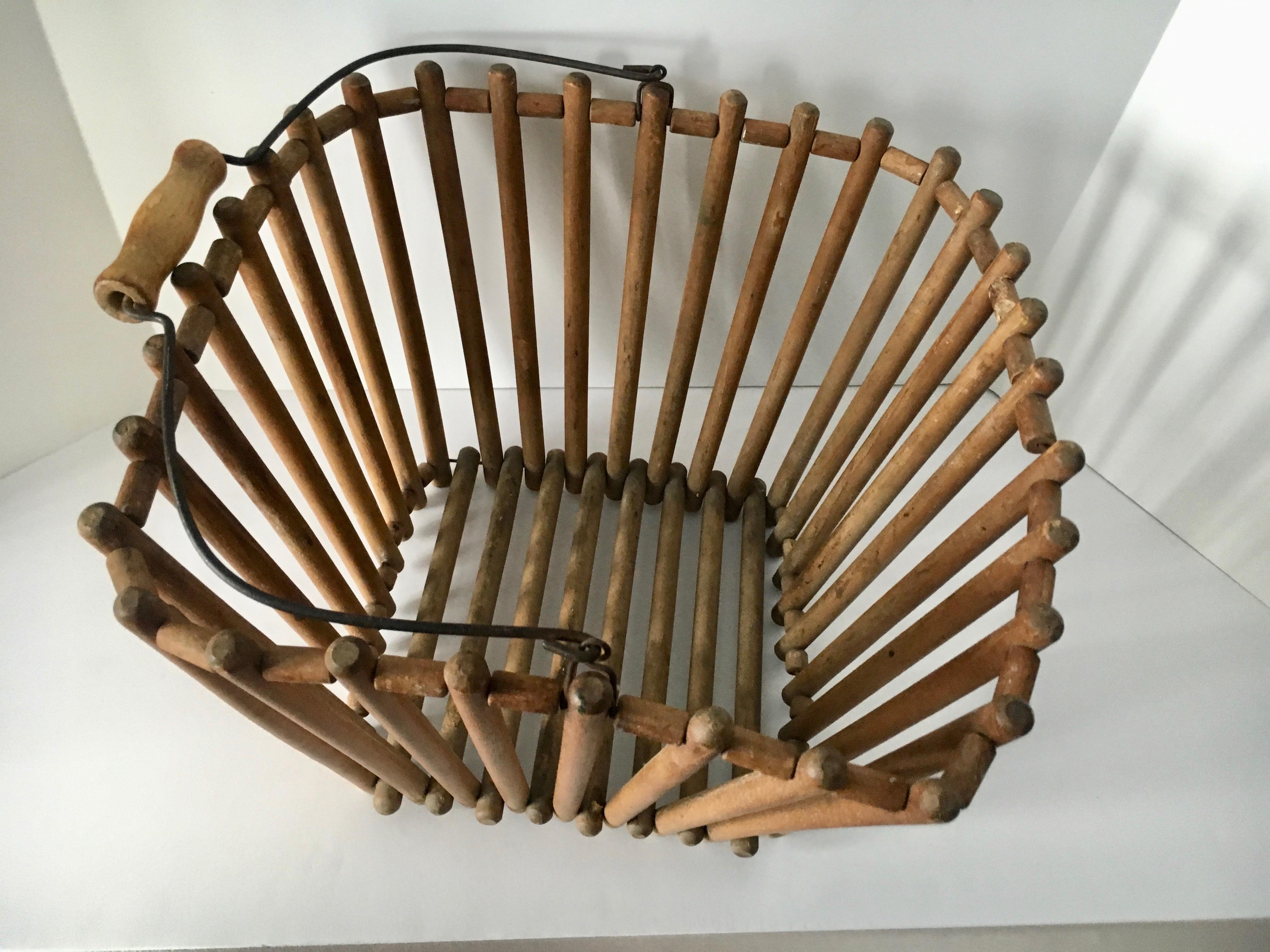Folk Art Basket with Handle 2