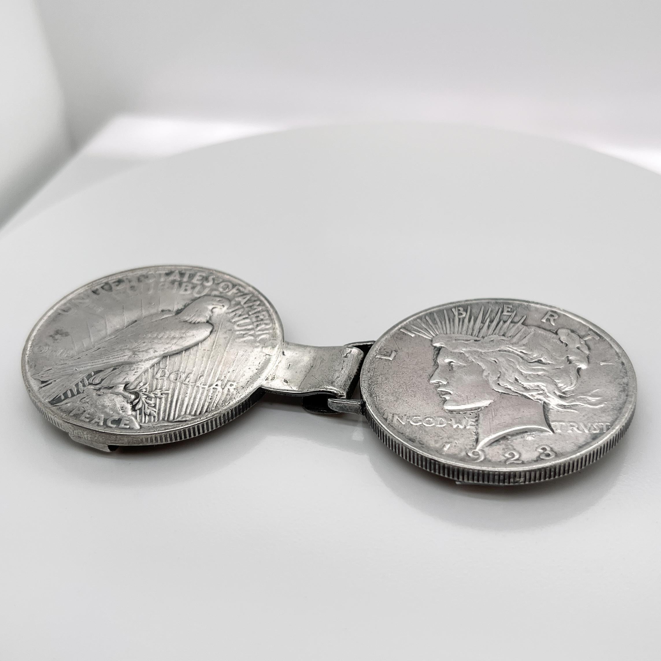 Folk-Art-Gürtelschnalle aus 2 antiken Liberty Peace Silber-Dollarmünzen im Zustand „Gut“ im Angebot in Philadelphia, PA