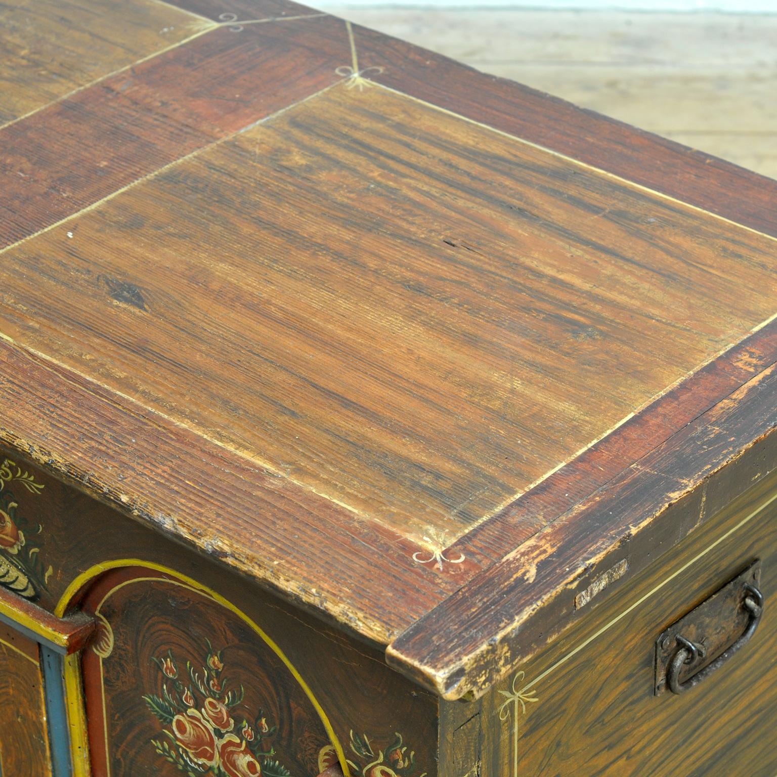 Pin Folk-Art Bridal Chest, anno 1875 en vente