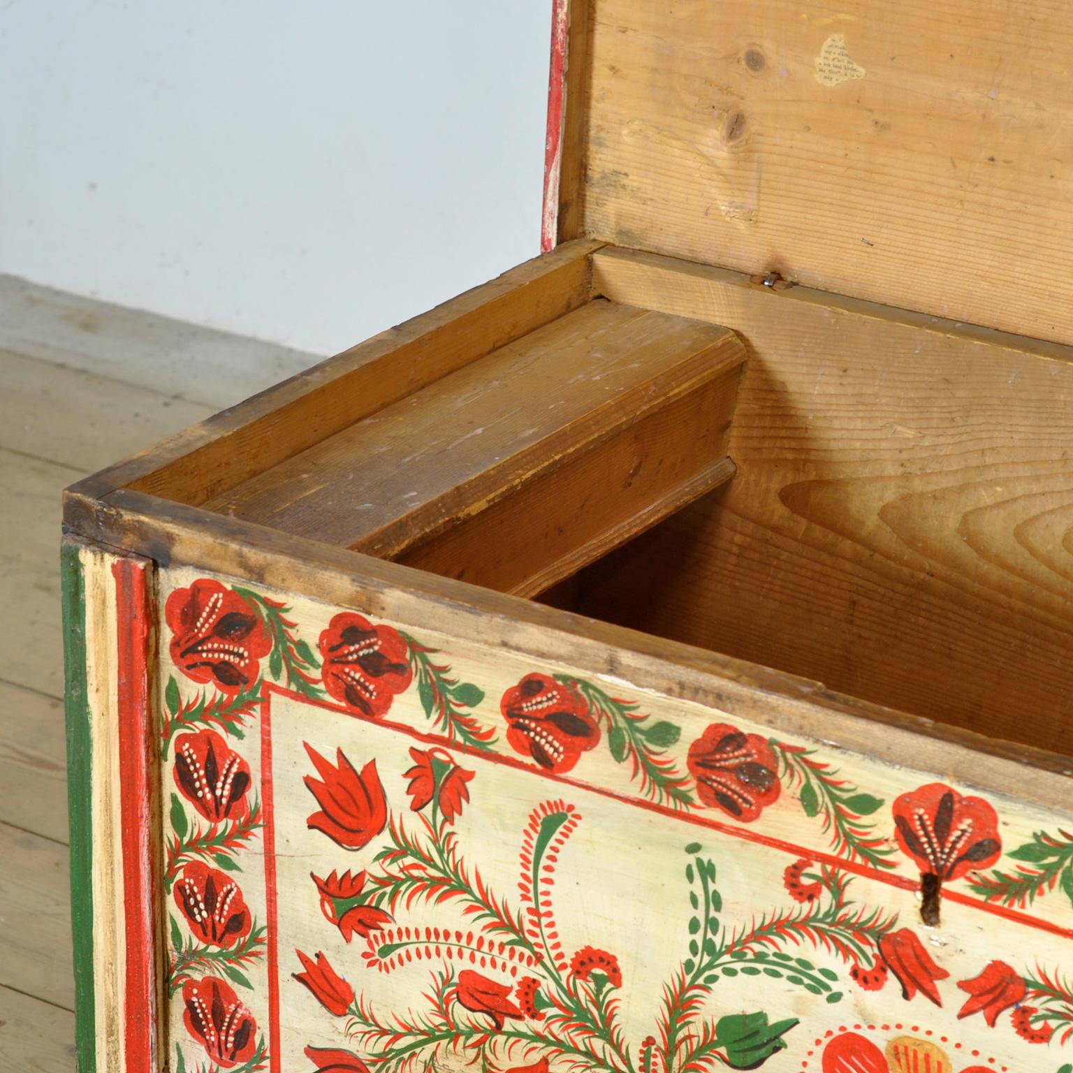 Cassapanca da sposa Folk Art, 1950 circa In condizioni buone in vendita a Amsterdam, Noord Holland