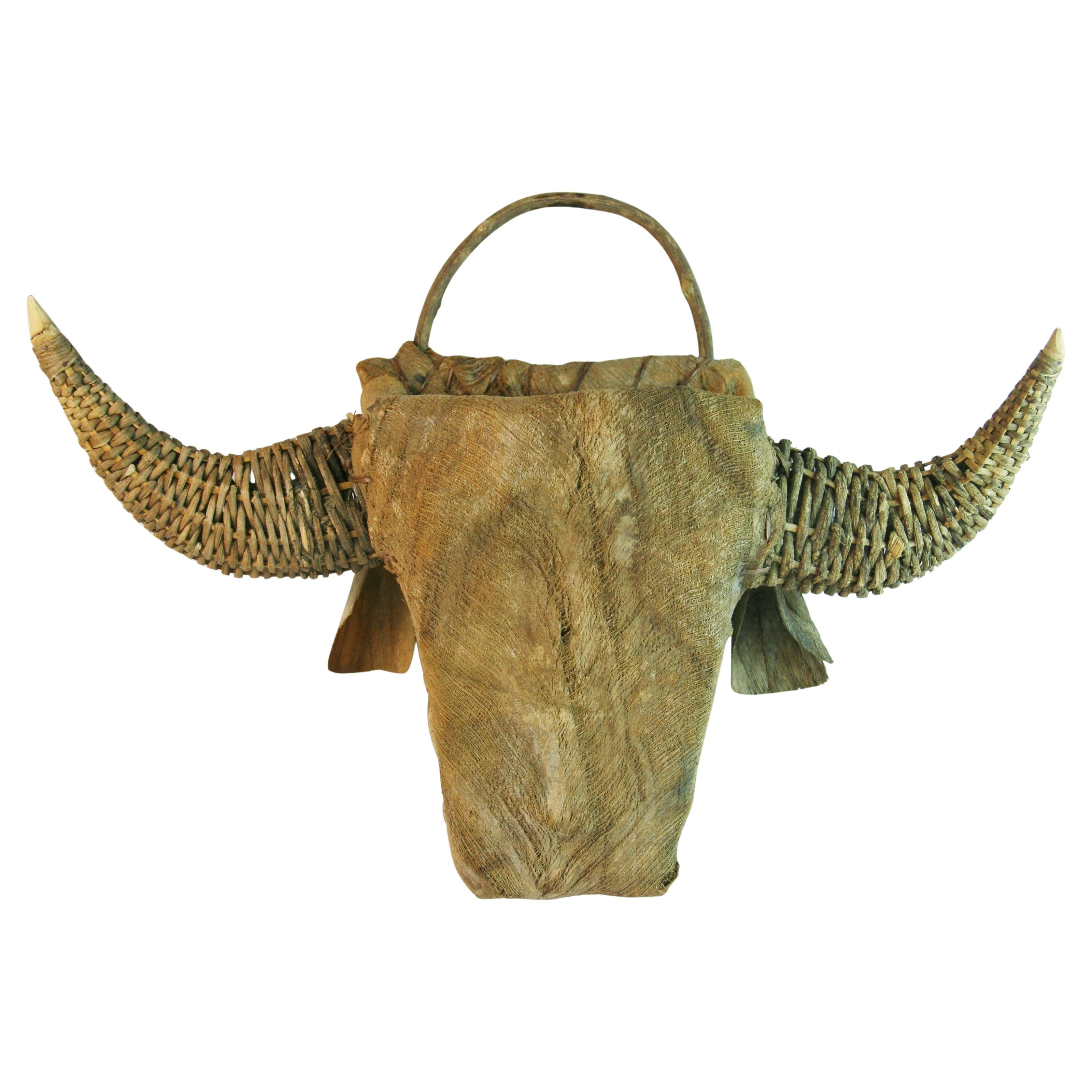 Folk Art Stier-Skulptur