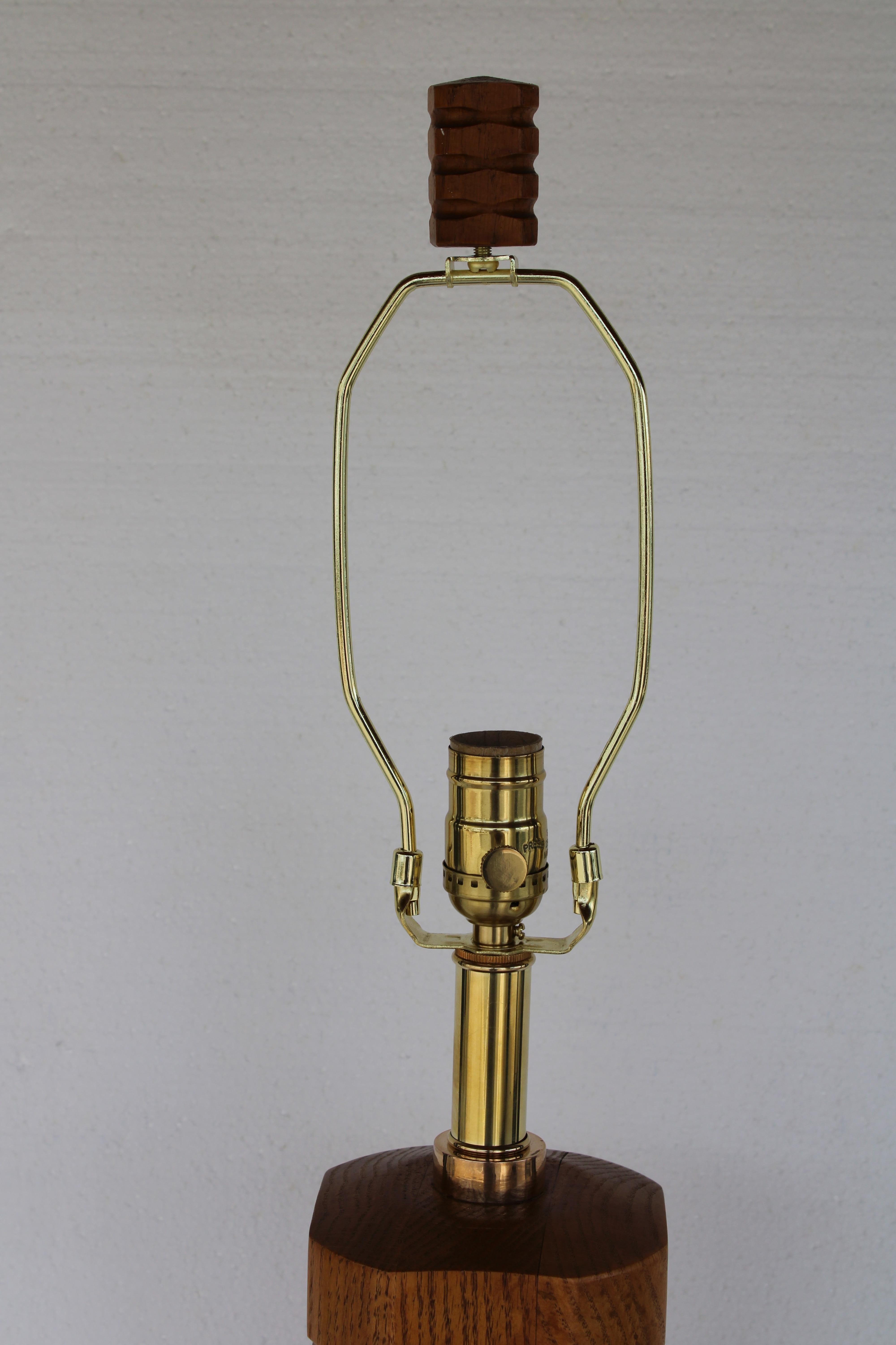 Artisanat Art Carved Wood Wood Lamp en vente