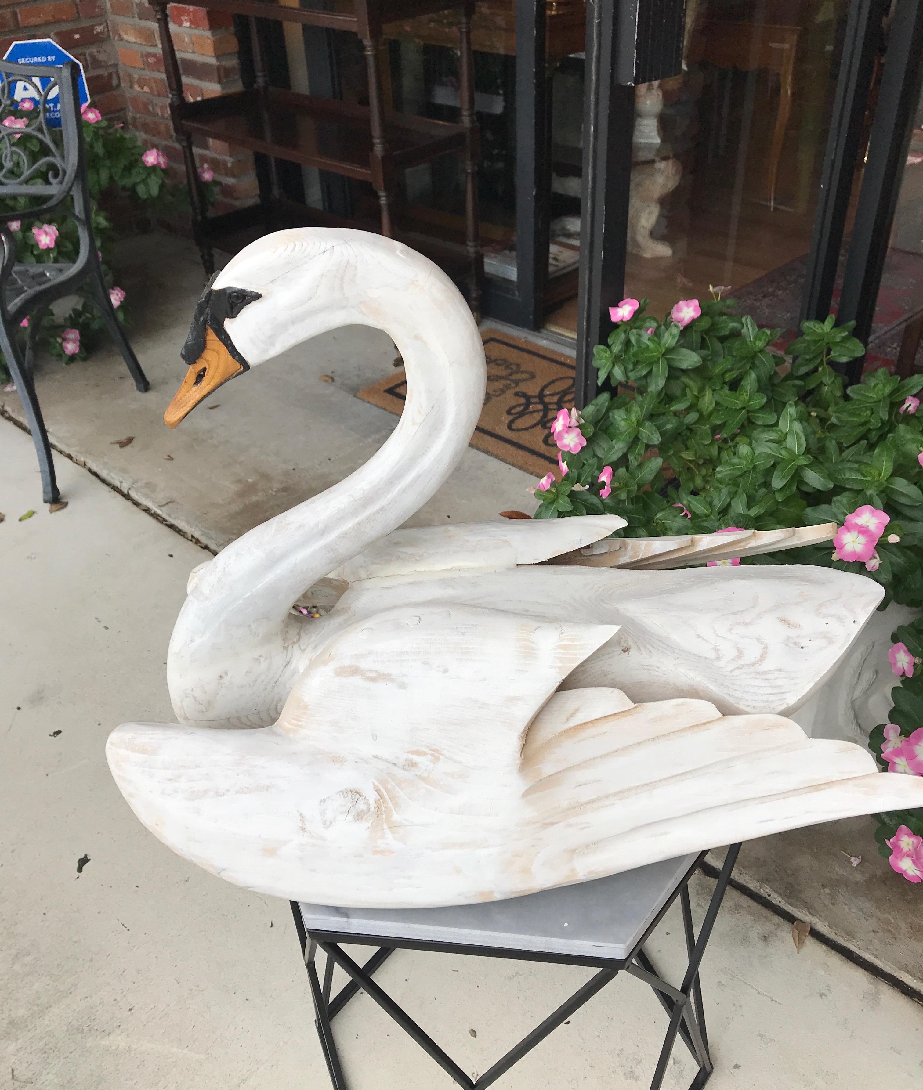 Folk Art Carved Wood Swan Sculpture In Good Condition In West Palm Beach, FL