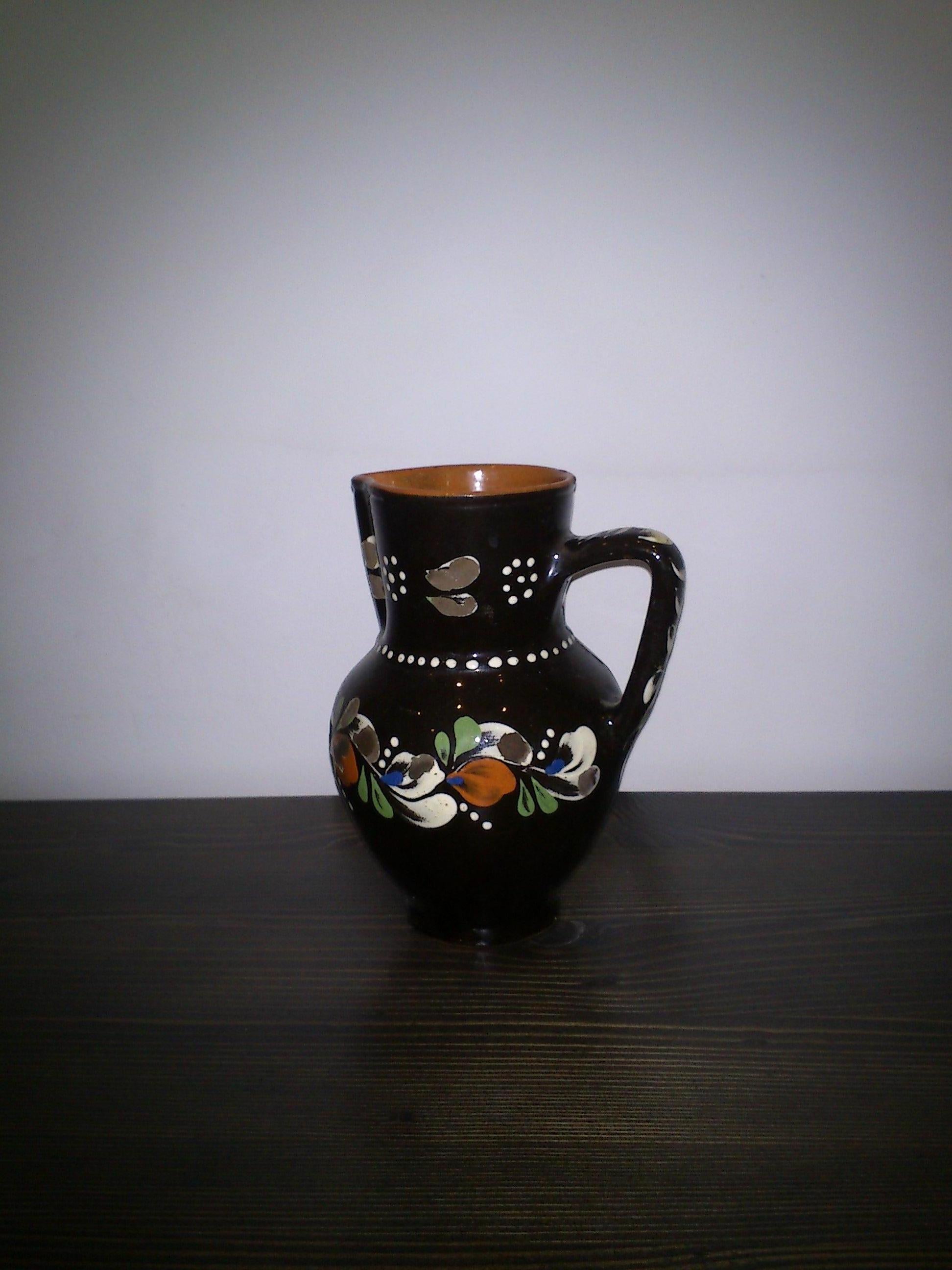 This item is a vintage Folk Art ceramic pitcher.
Vintage item from the 1980s
Material: Ceramic.
 