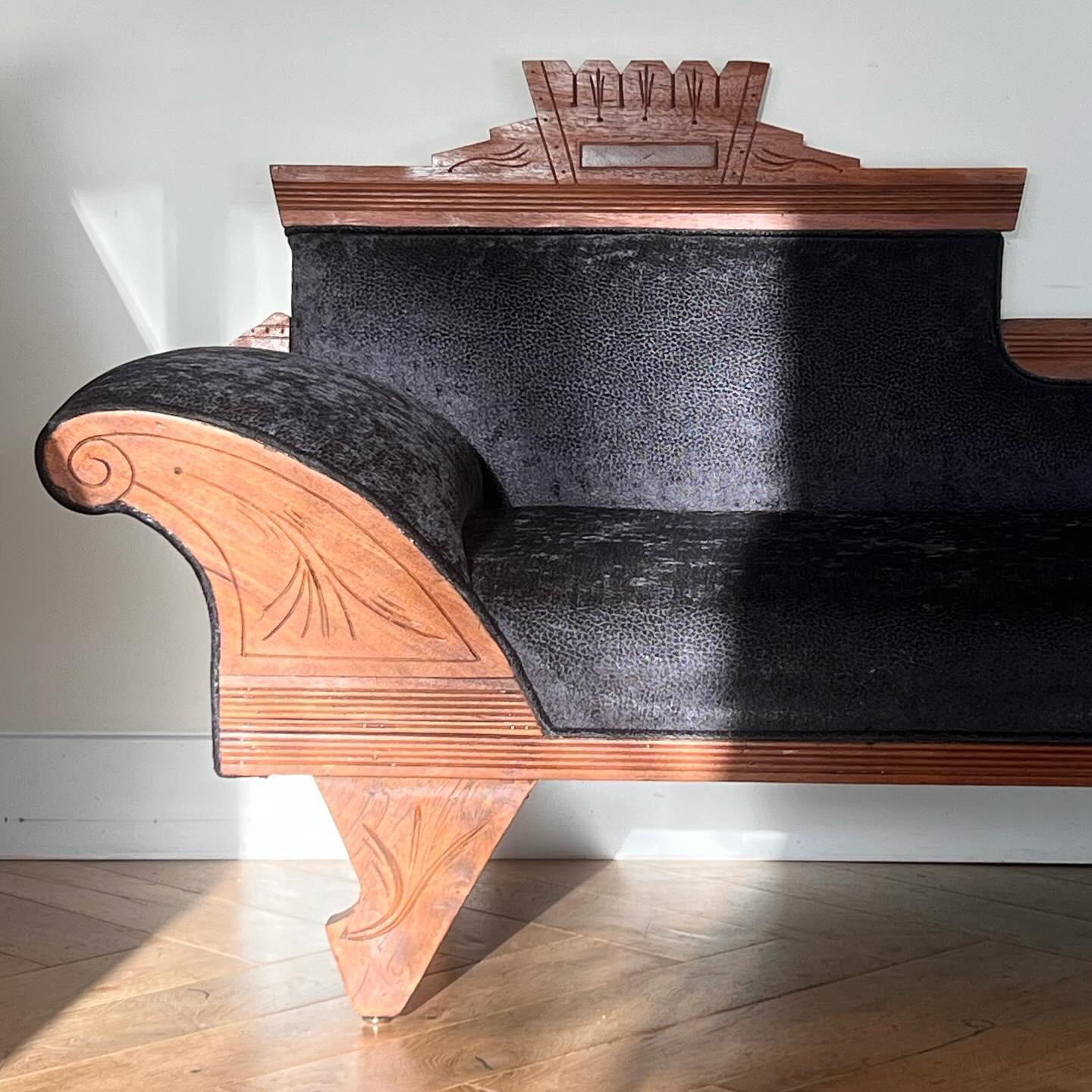 Folk art chaise longue, early 20th century In Good Condition In View Park, CA