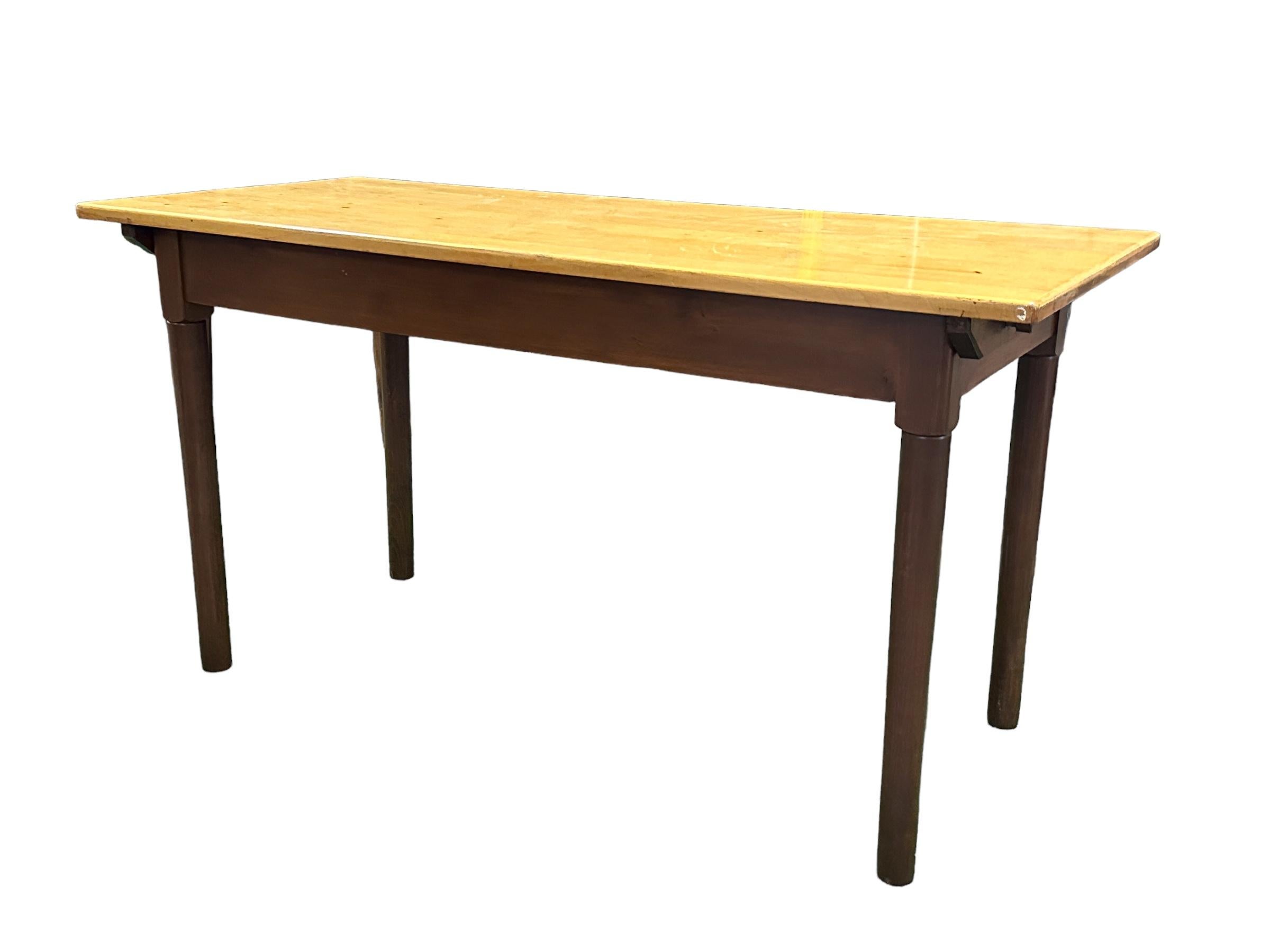 Folk Art Cottage Farm Tavern Table aus der Humbser Brauerei Fürth Bayern 1950s (Handgefertigt) im Angebot