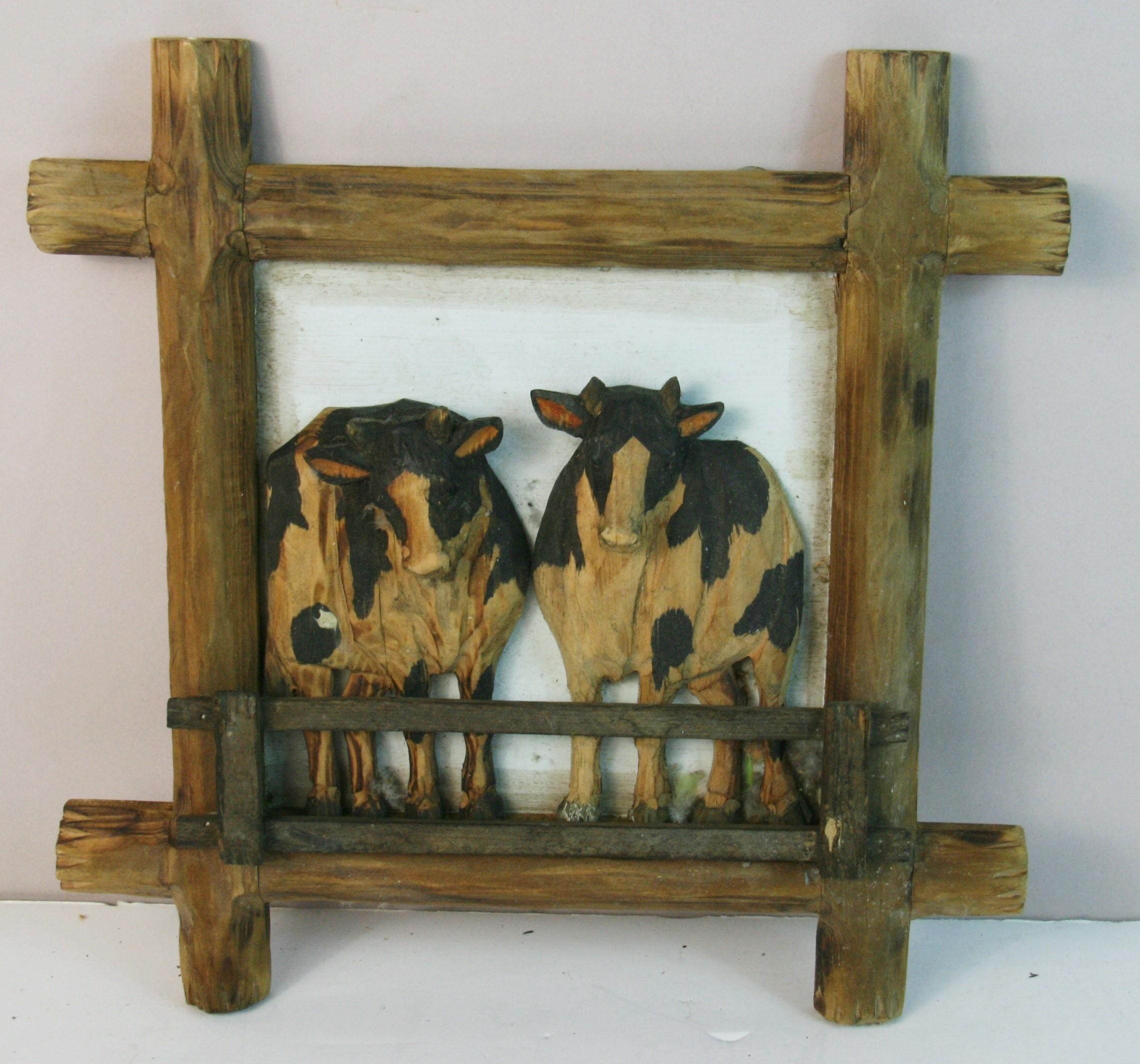 Fine XX secolo Folk Art Cow Wall Sculptures Set of Three in vendita