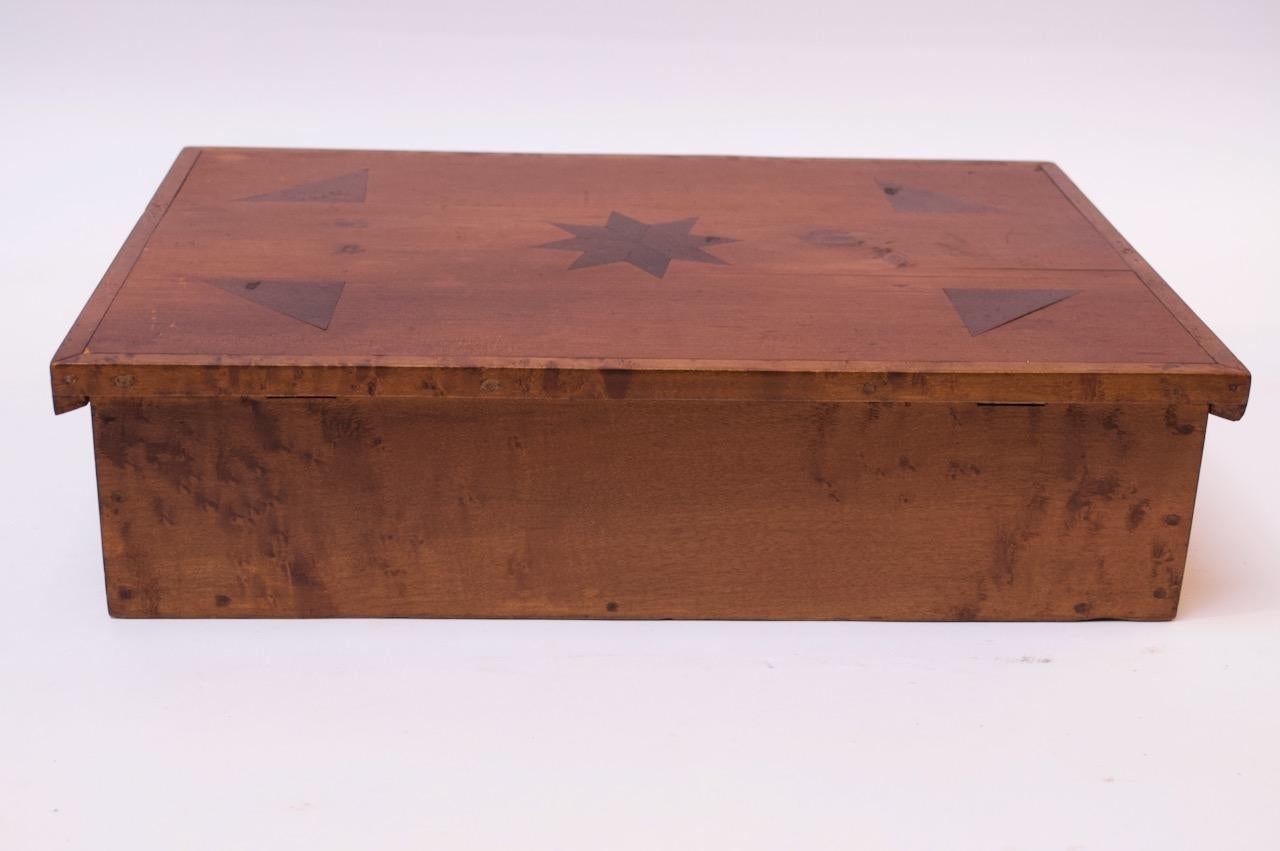 Folk Art Deco Maple Burl Wood Decorative Lock Box with Inlay Detail In Good Condition For Sale In Brooklyn, NY