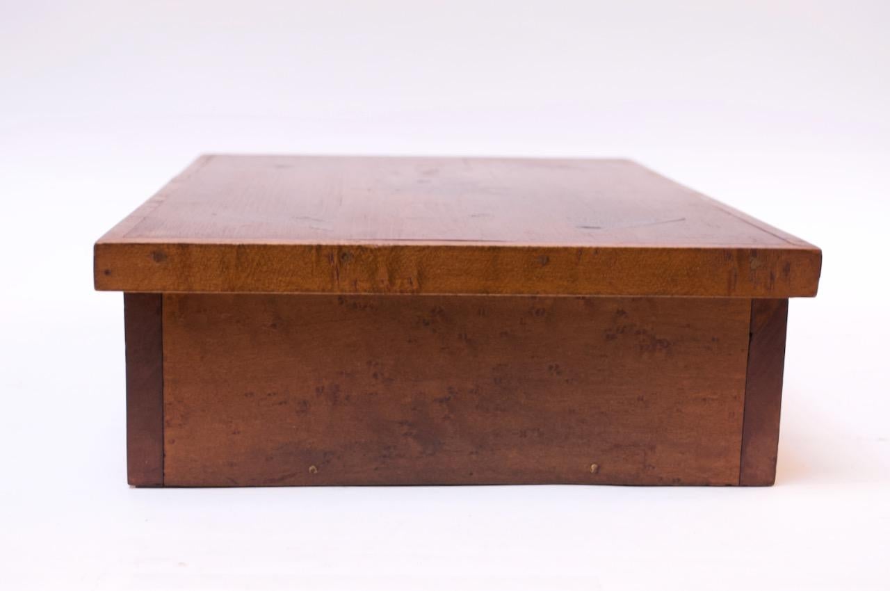 Mid-20th Century Folk Art Deco Maple Burl Wood Decorative Lock Box with Inlay Detail For Sale