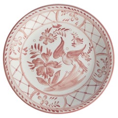 Plato de arte popular con motivo floral rojo de Ilse Claesson para Rörstrand, Suecia 1930
