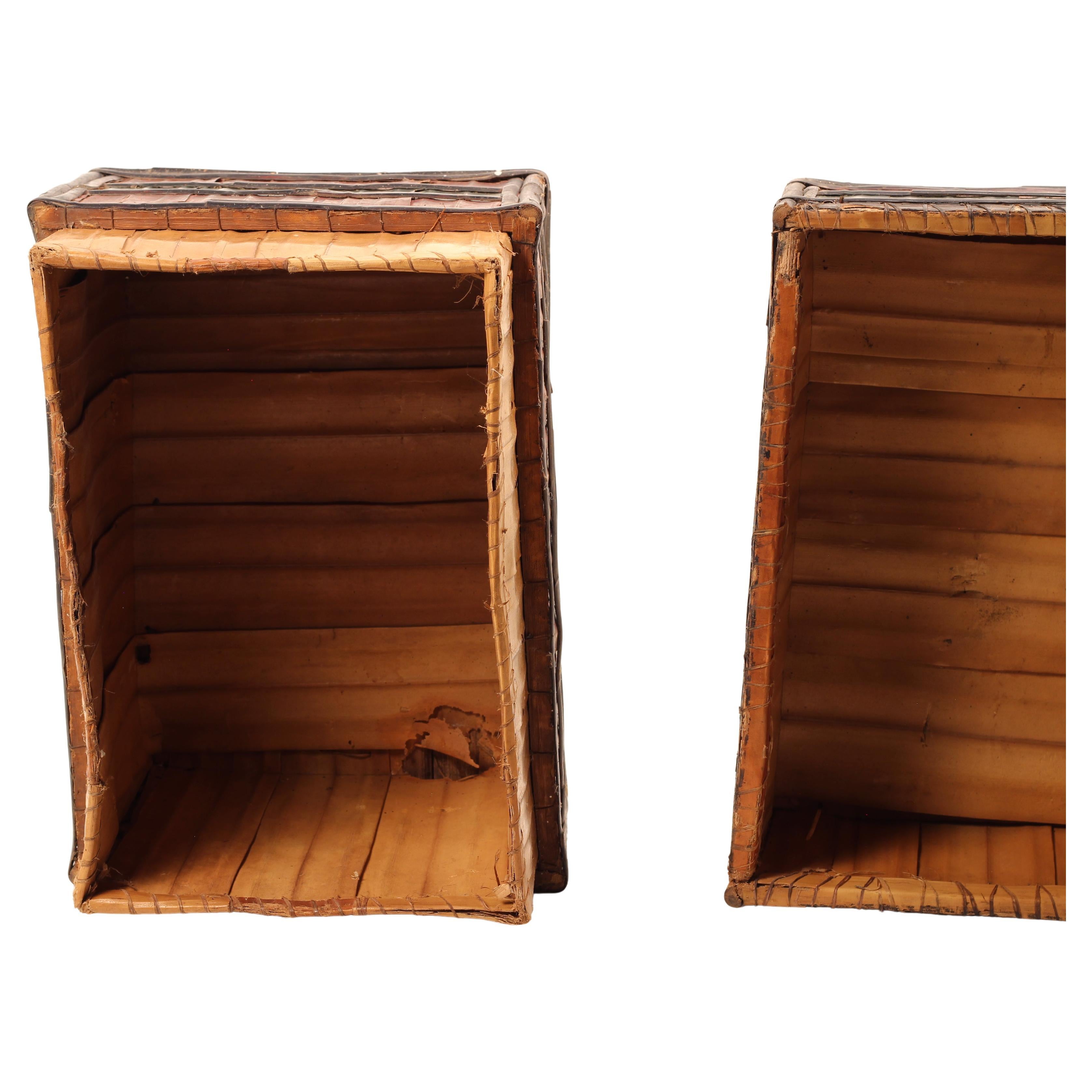 Folk Art Dowry Box, Lombok Indonesien, Kaurischnecke, bemalt Palm & Bambus 1950's Sasak im Angebot 3