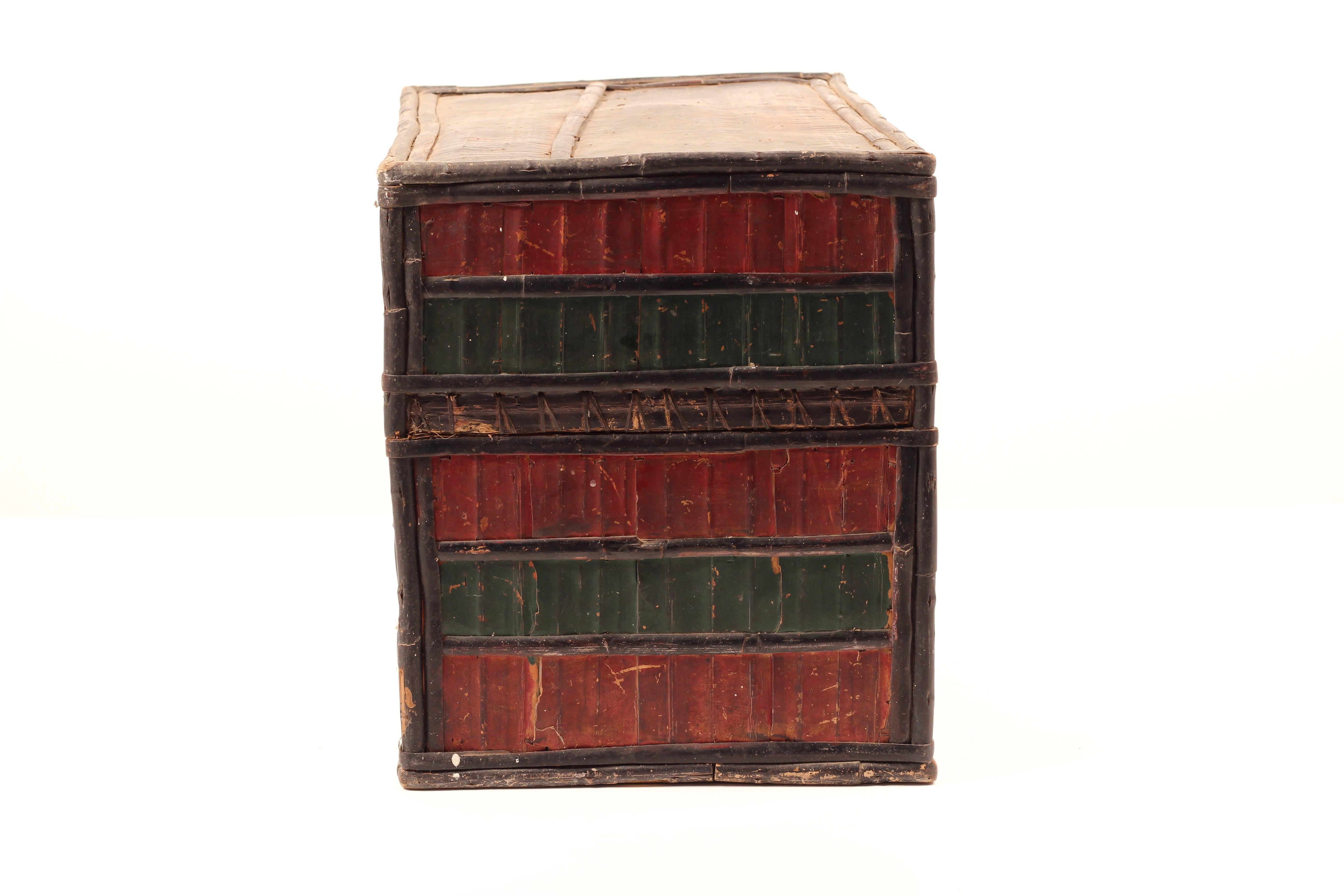 Folk Art Dowry Box, Lombok Indonesien, Kaurischnecke, bemalt Palm & Bambus 1950's Sasak im Angebot 6
