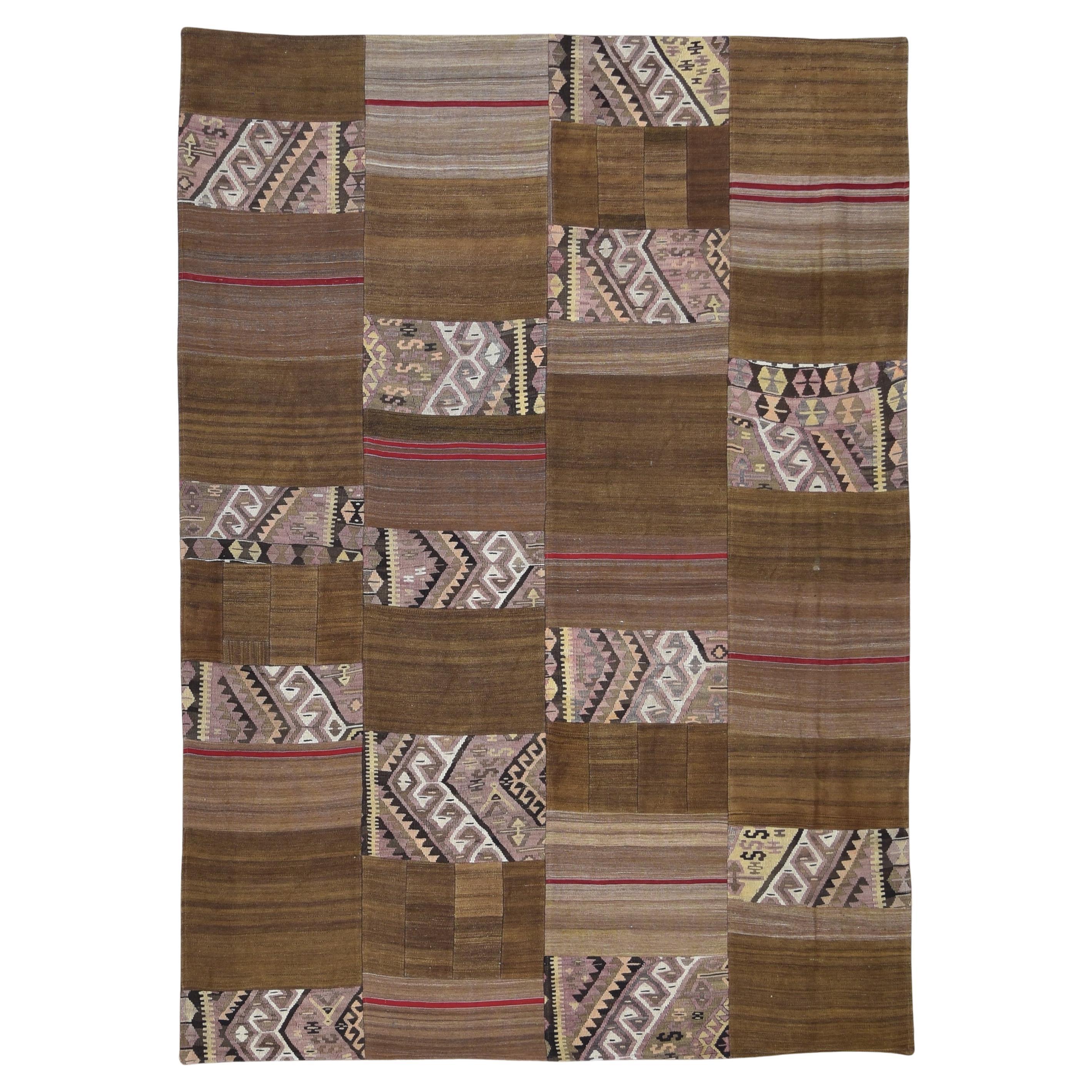 Volkskunst Vintage-Teppich aus erdfarbener Wolle 7'x9'10''