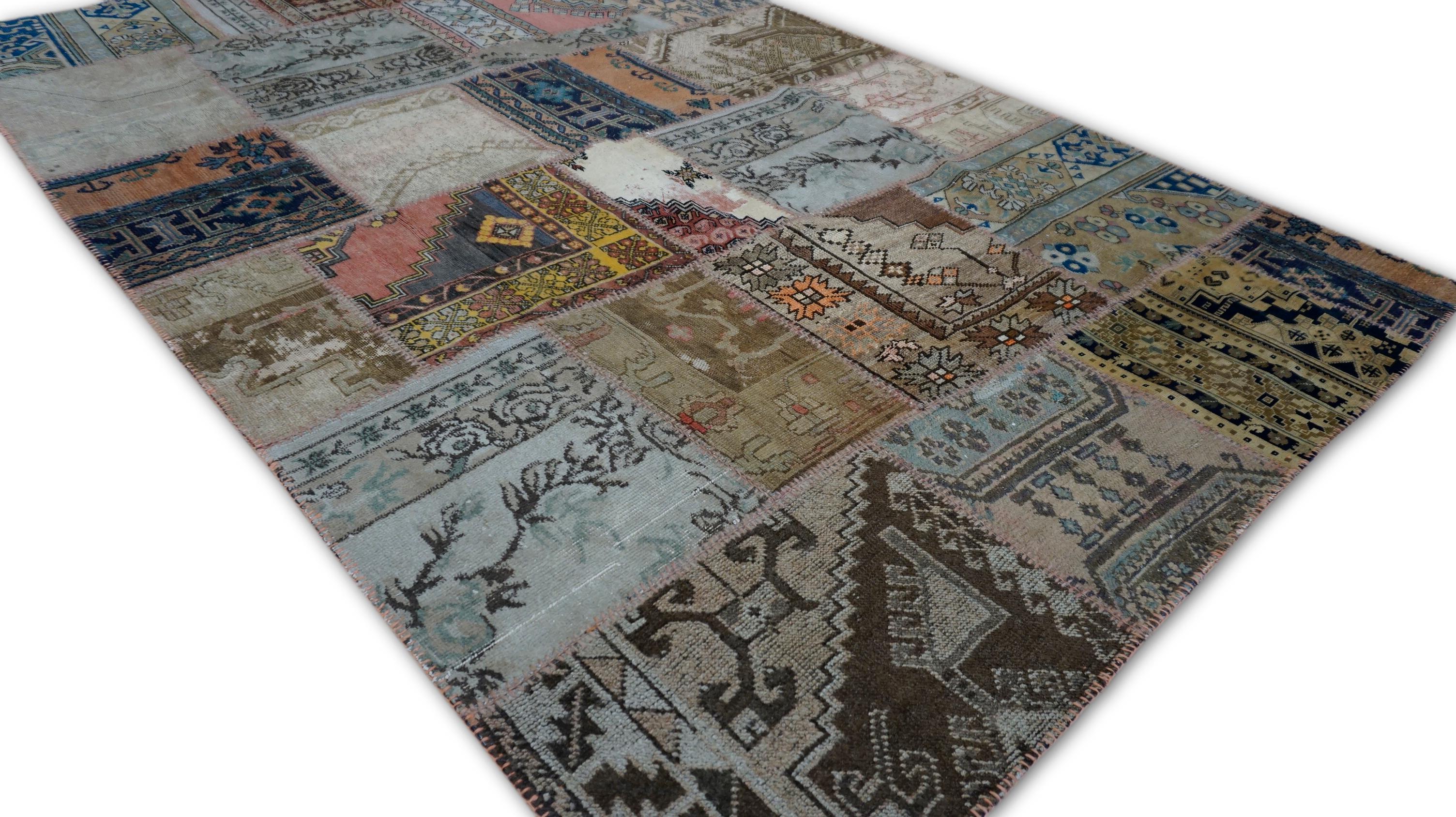 Volkskunst Earthy Colored Patch-Work-Teppich in Patch-Work-Design 6'7''x9'11'' (Türkisch) im Angebot