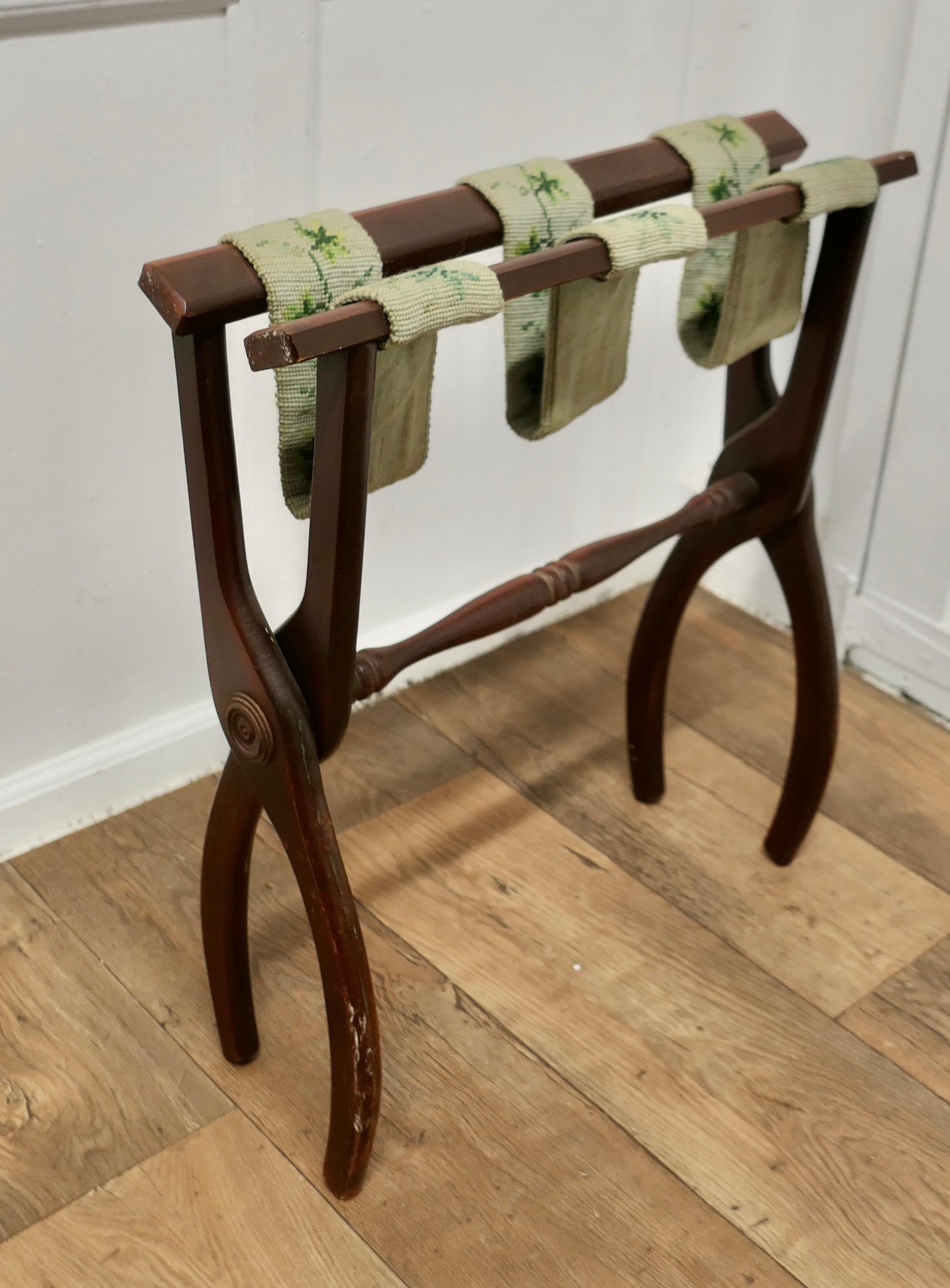 Folk Art Folding X Frame Luggage Rack  This is a good sturdy piece  In Good Condition In Chillerton, Isle of Wight