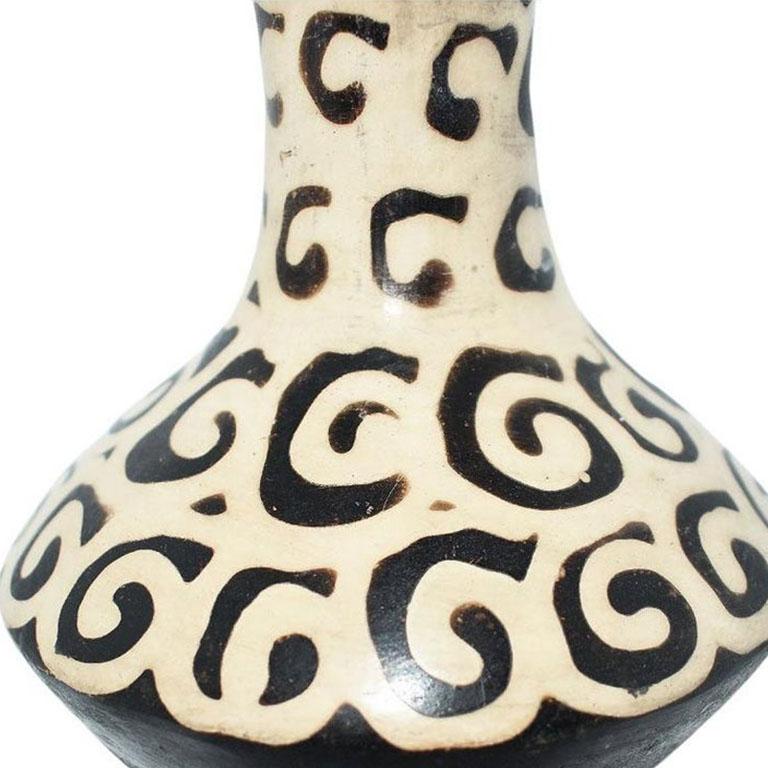 Folk Art Geometric Black and White Flower Vase In Good Condition For Sale In Oklahoma City, OK