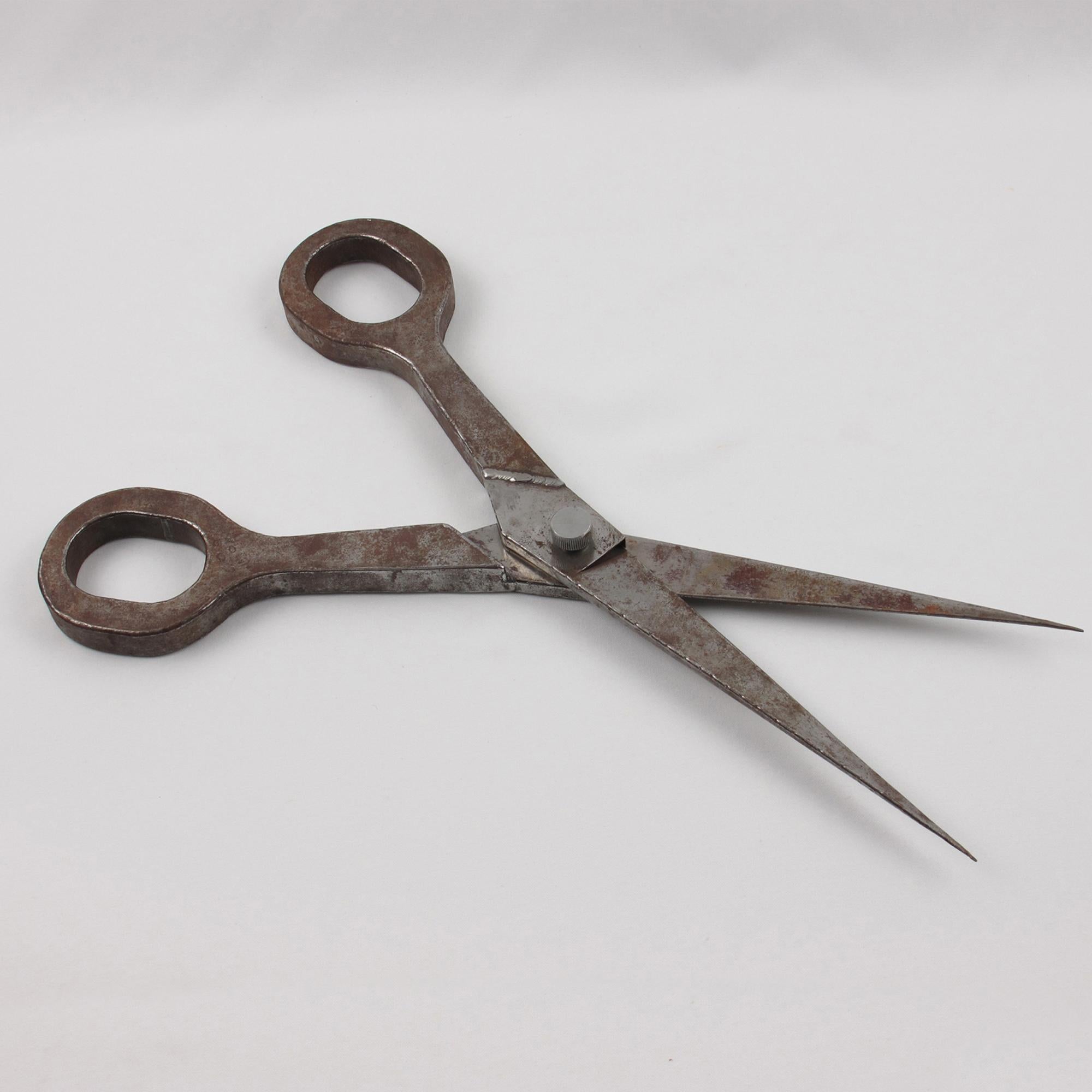 Folk Art Giant Metal Scissors Industrial Store Display Schild, um 1950 im Angebot 2