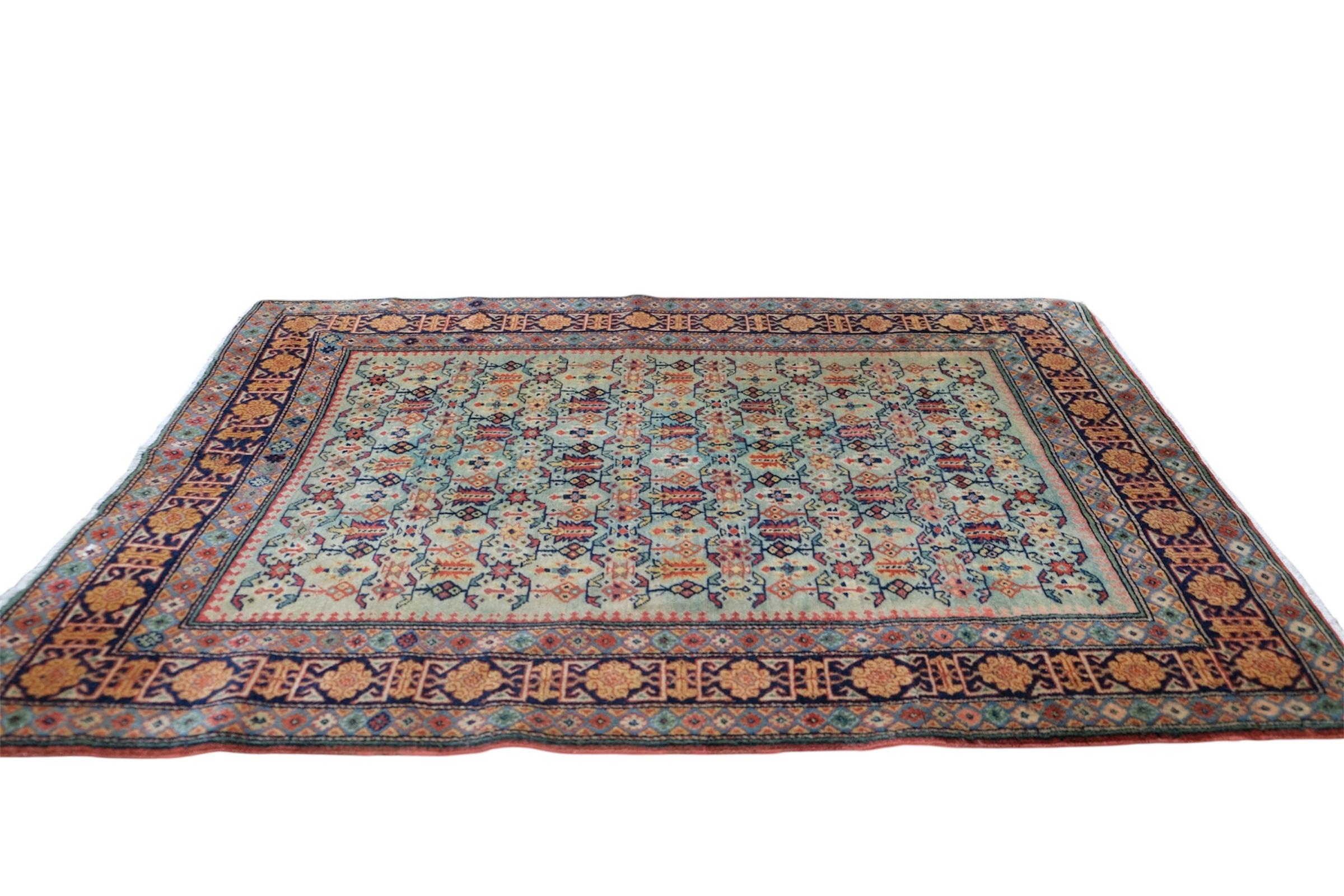 Tappeto in lana stile Kazak Folk-Art verde, rosso, arancione, giallo e blu 3'7''x5' In condizioni buone in vendita a Torrance, CA