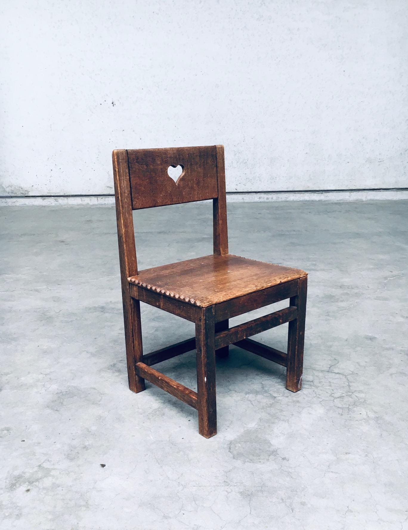 Folk Art Haagsche School Child Chair set, Netherlands 1920's For Sale 3