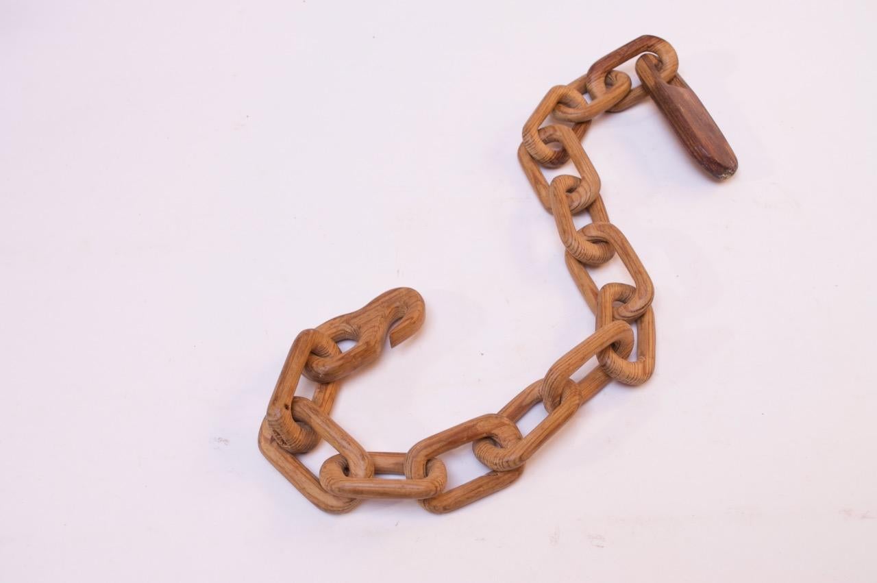 Folk Art Hand Carved Spruce Whimsy Chain In Good Condition For Sale In Brooklyn, NY