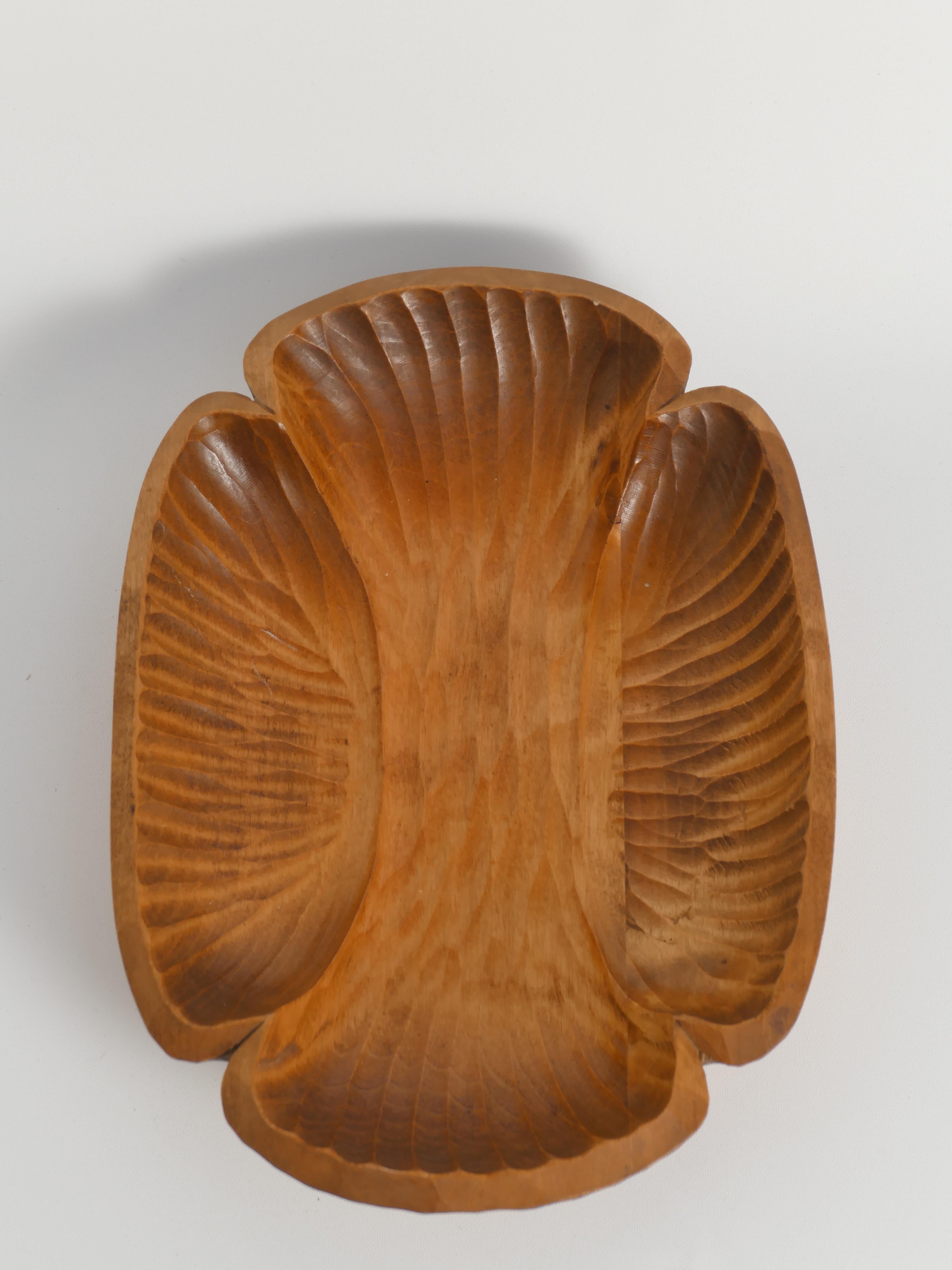 Bouleau Bol en bois sculpté à la main, Suède, années 1930 en vente