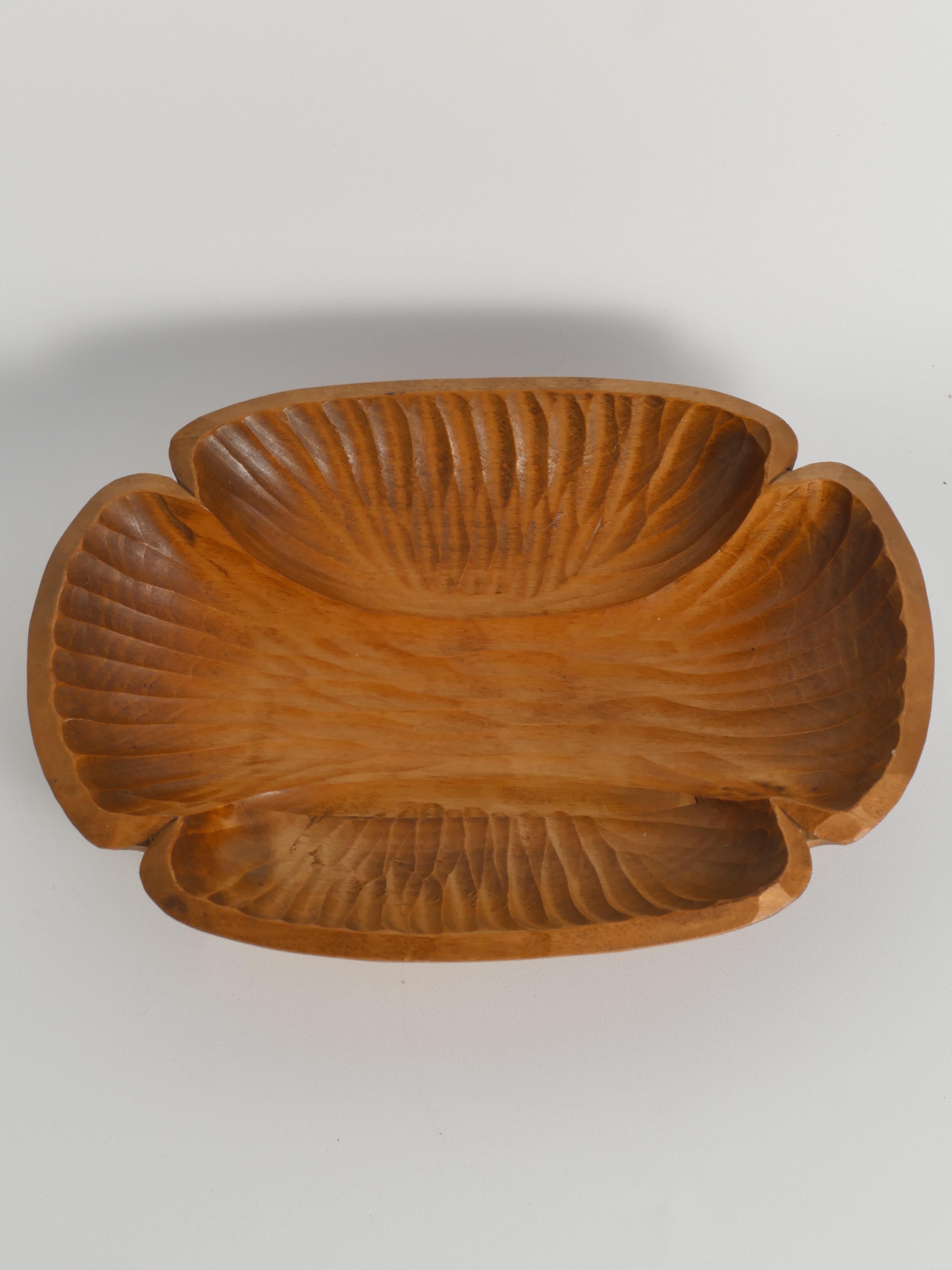 Bol en bois sculpté à la main, Suède, années 1930 en vente 1