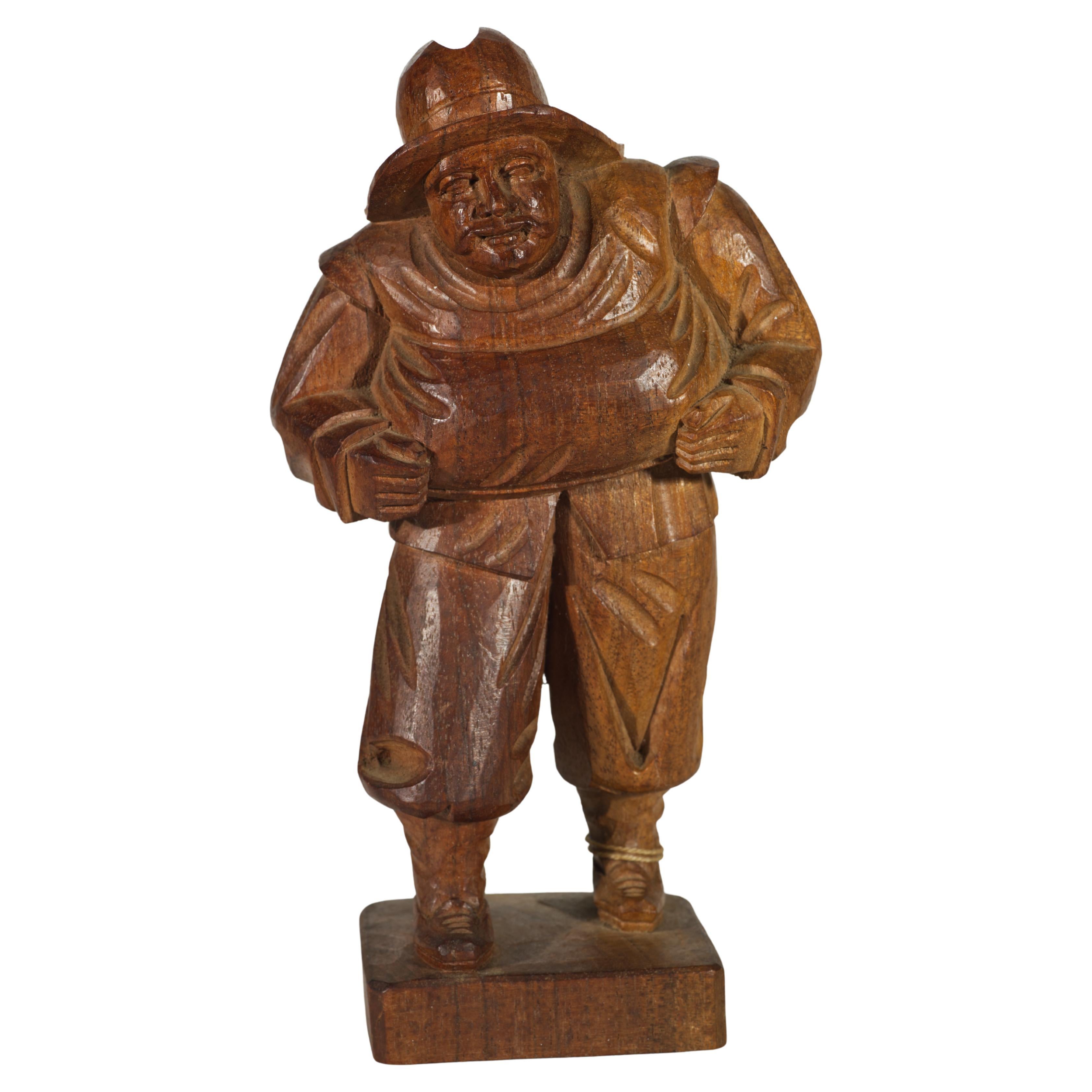 Arte Popular Escultura de Madera Tallada a Mano de Hombre Caminando, Ecuador Años 50-1960