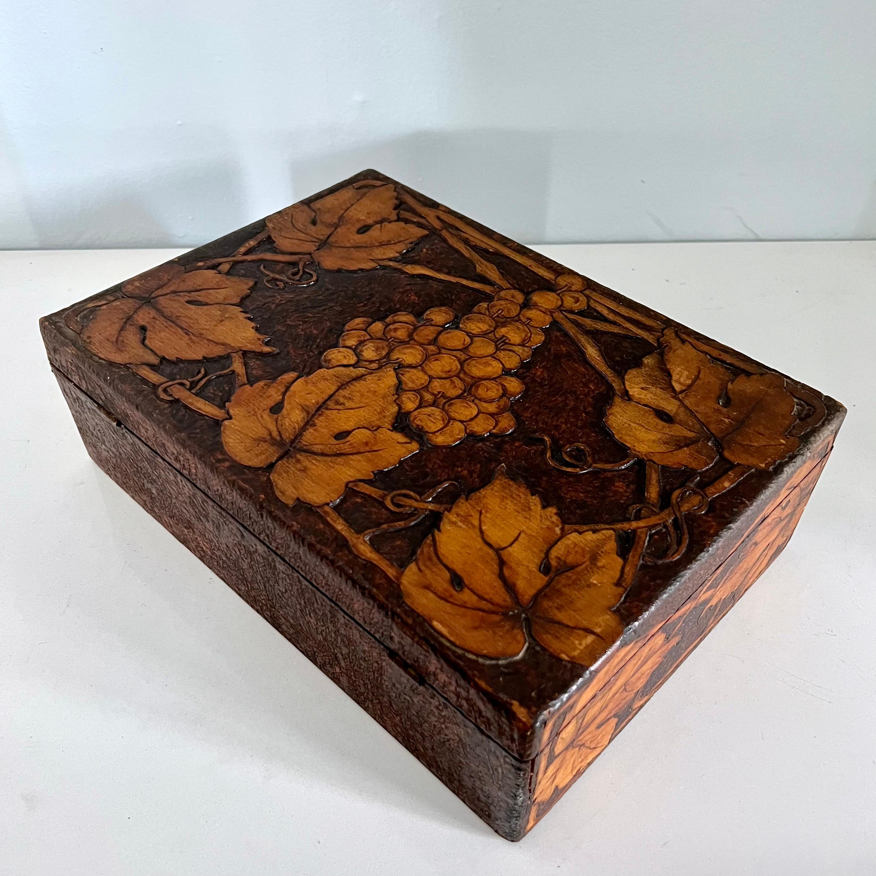 Folk Art Hand-Carved Wooden Box with Grapes and Leaves In Good Condition For Sale In Los Angeles, CA