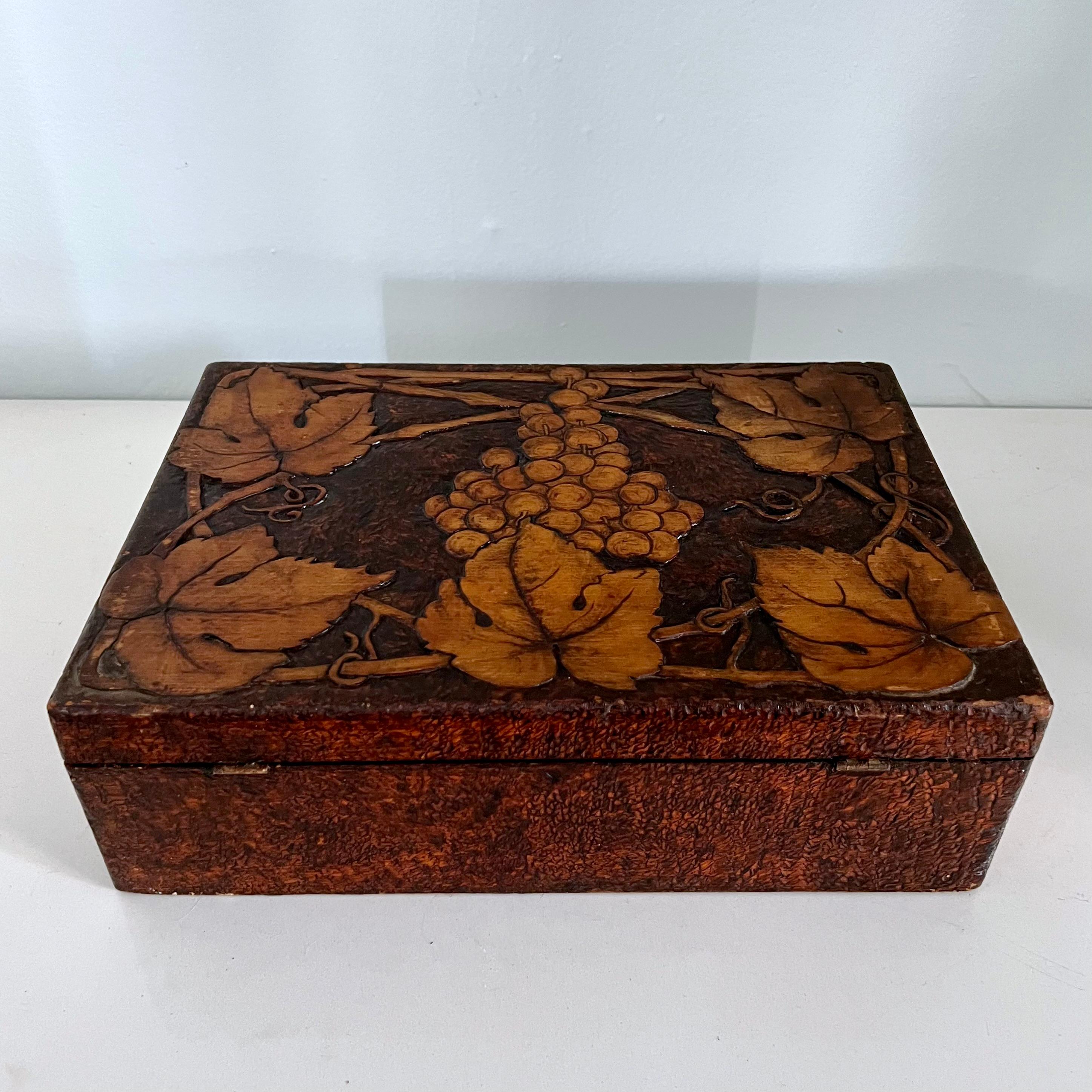 20th Century Folk Art Hand-Carved Wooden Box with Grapes and Leaves For Sale