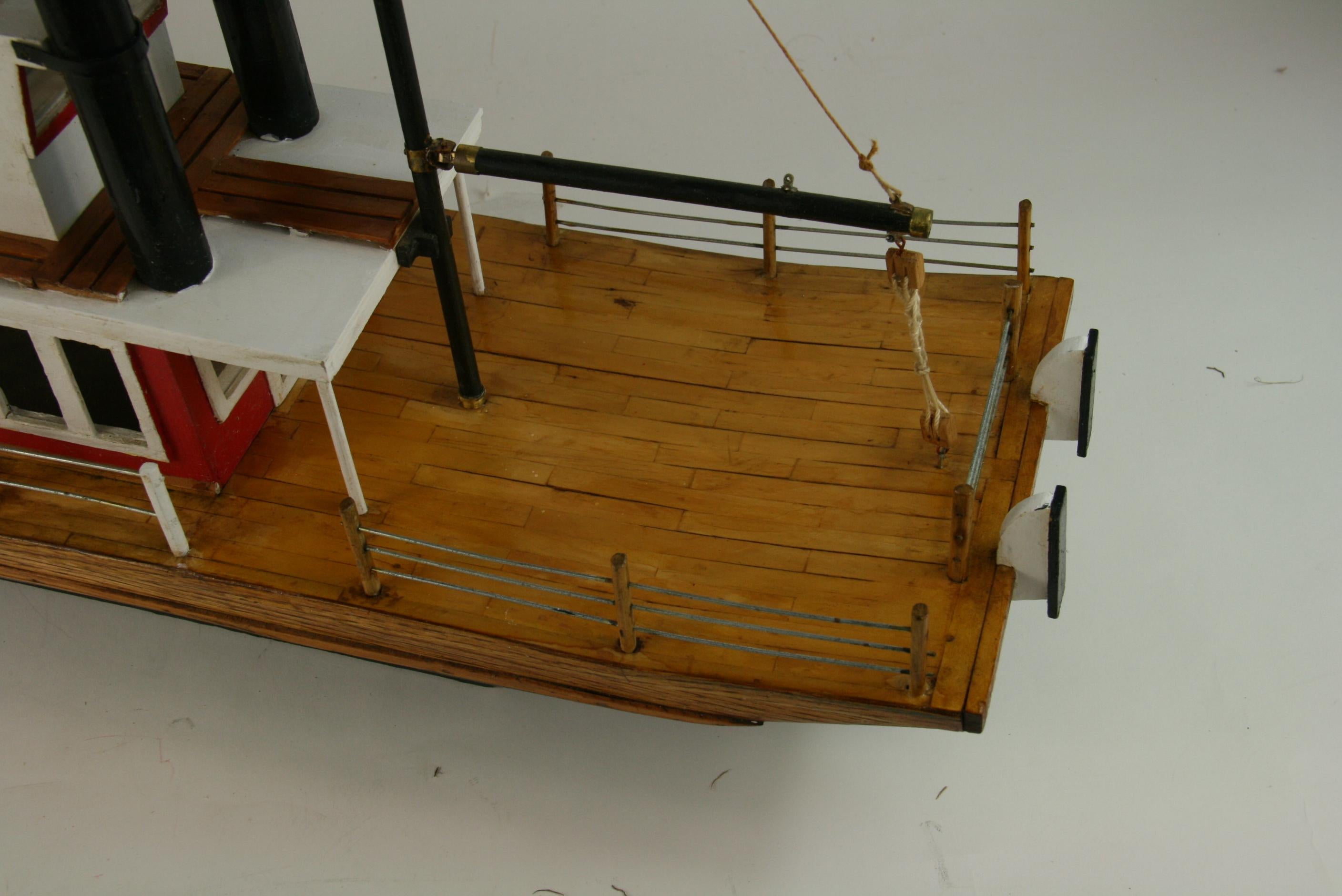Art populaire Hand Made Maquette de bateau à roue à aubes en vente 3