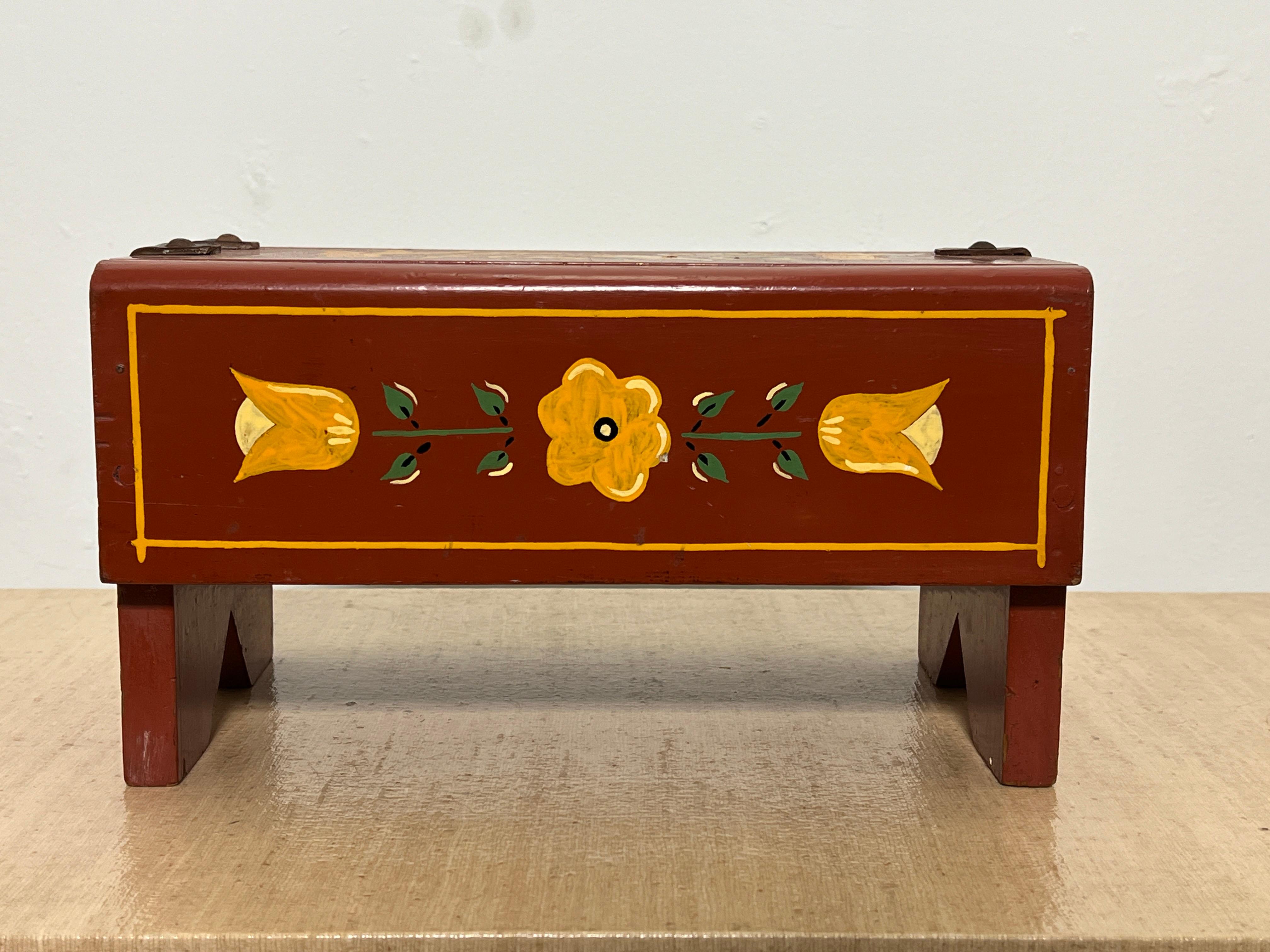 American Folk Art Hand Painted Trinket Box in the Style of Peter Hunt Circa 1940s For Sale