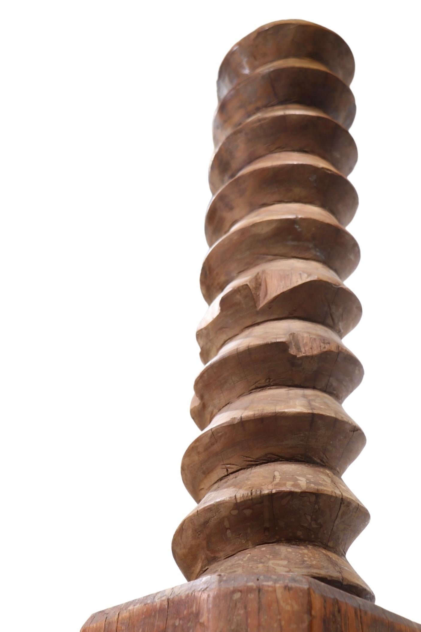 Folk Art Industrial Wood Stehlampe im Angebot 8